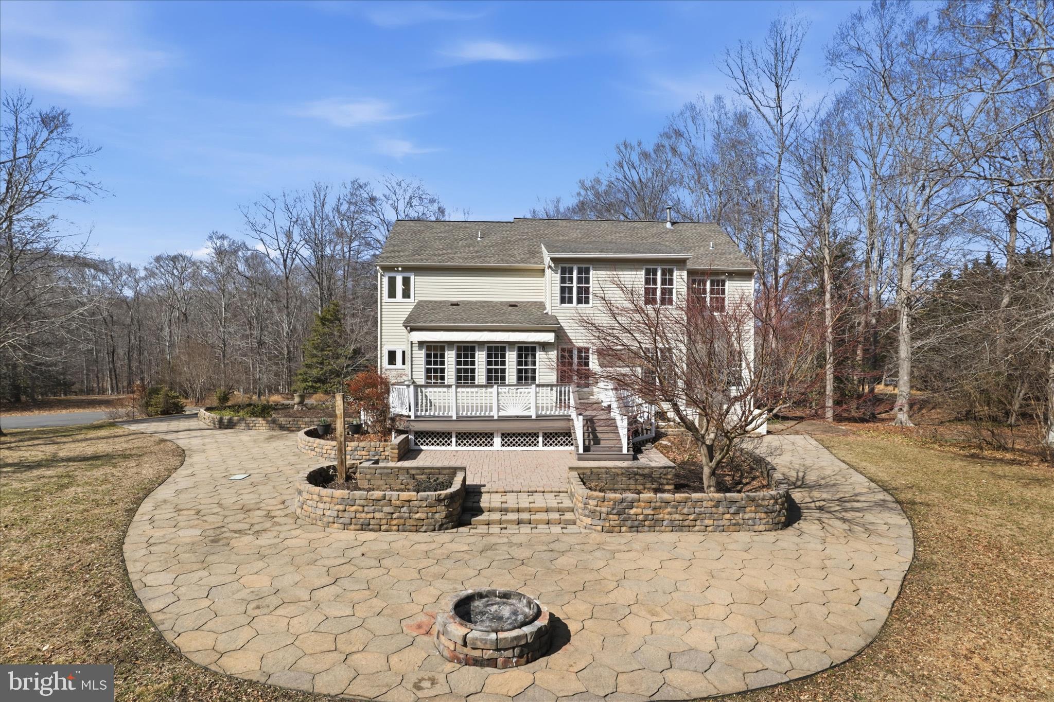 PALISADES POINTE - Residential