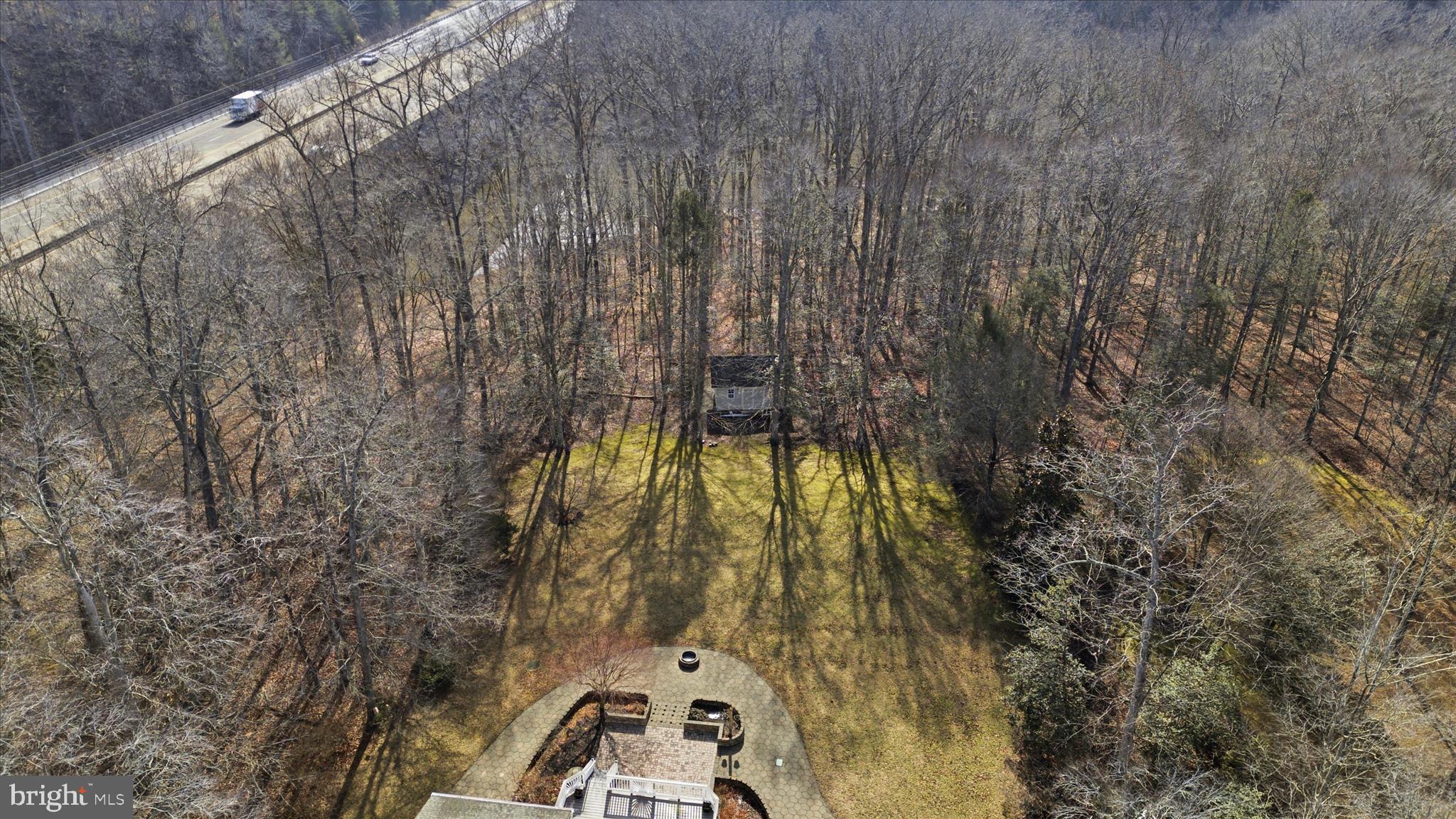 PALISADES POINTE - Residential