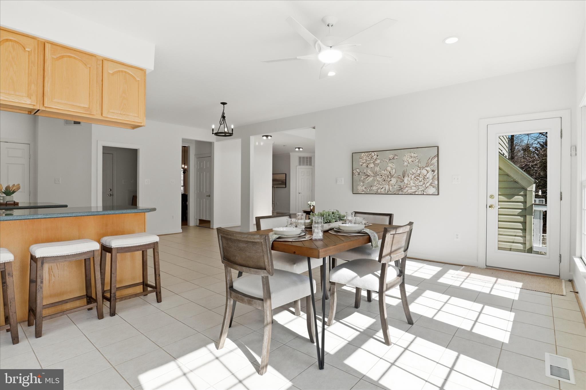 PALISADES POINTE - Residential