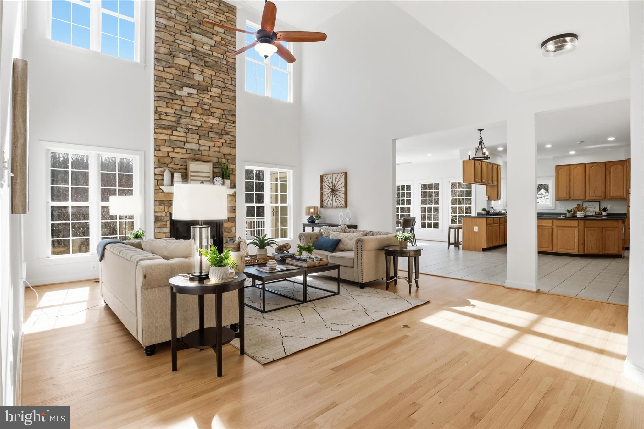 PALISADES POINTE - Residential