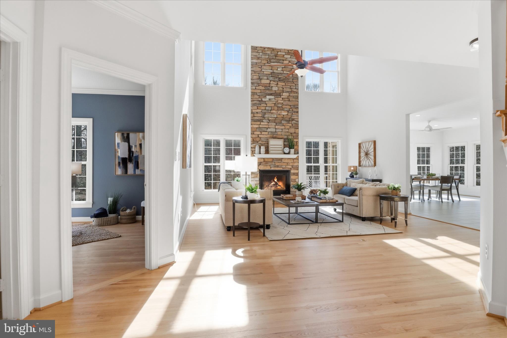 PALISADES POINTE - Residential