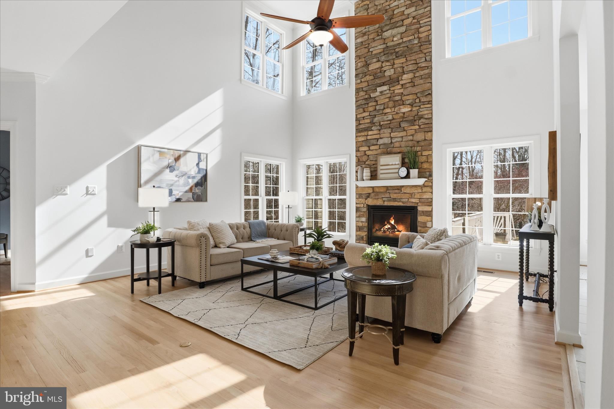 PALISADES POINTE - Residential