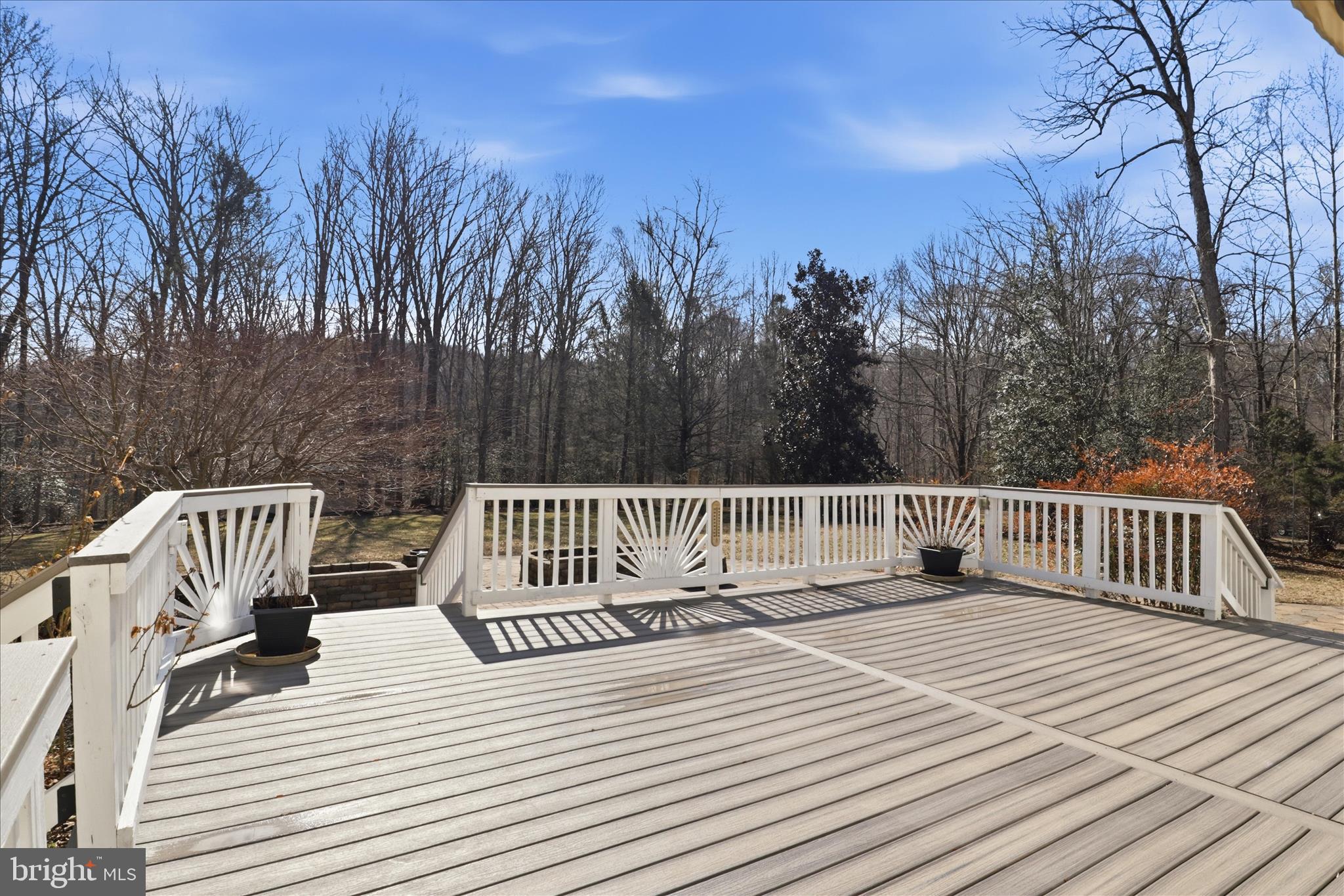 PALISADES POINTE - Residential