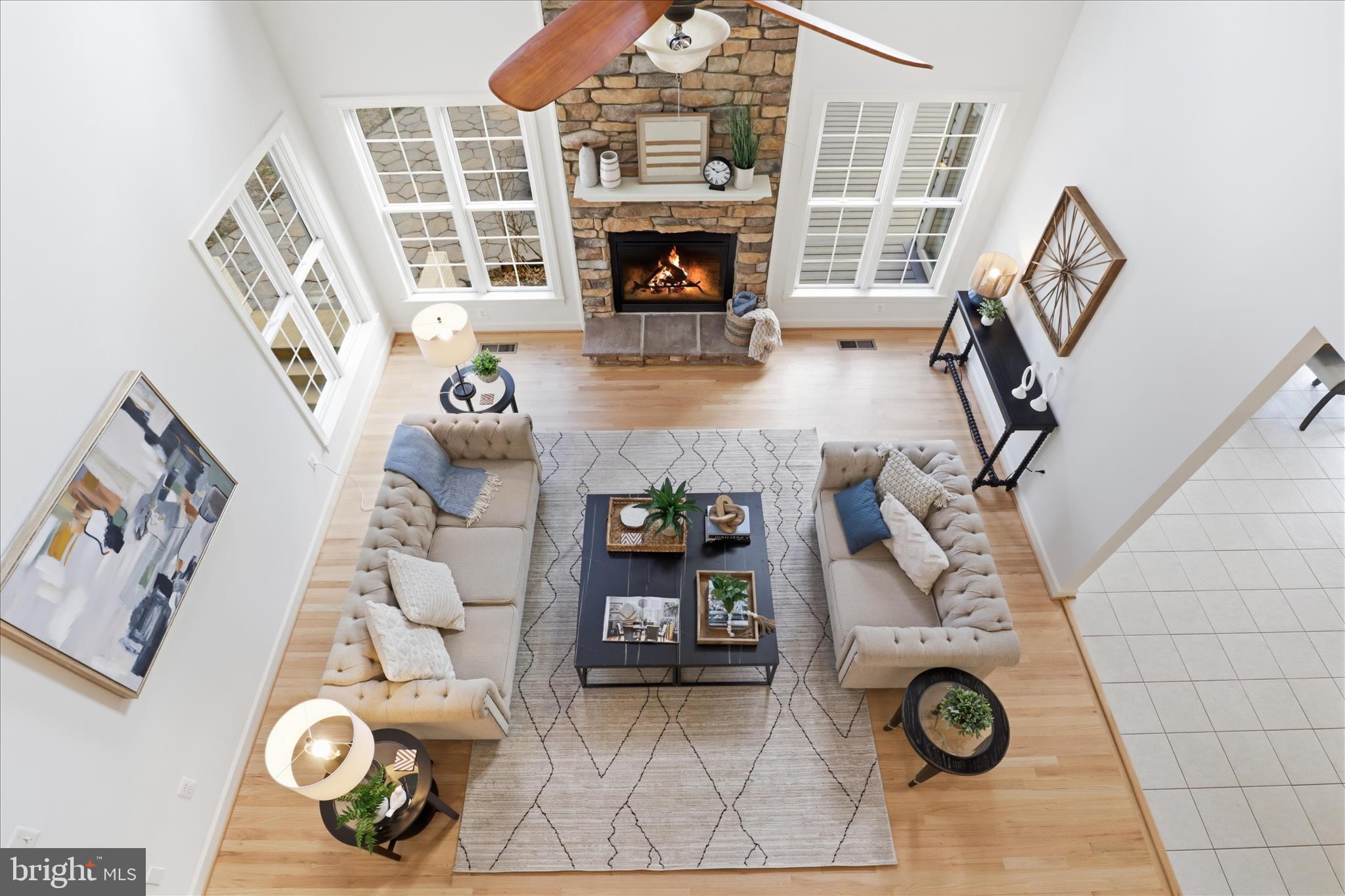 PALISADES POINTE - Residential