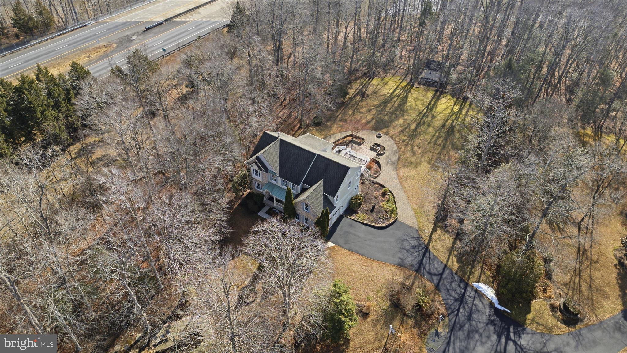 PALISADES POINTE - Residential