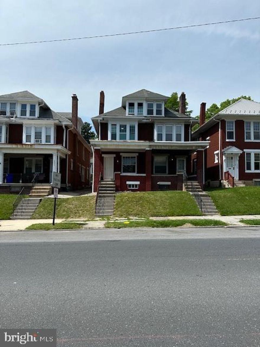 ... 3 UNITS ... 1 is a 3 Bedroom ... 1 is a 2 Bedroom ... 1 is a Studio Apt ...