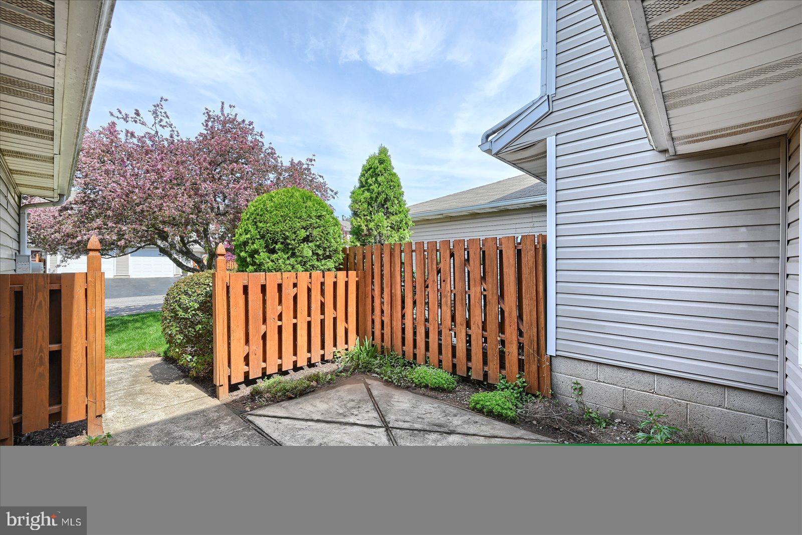 STONEGATE VILLAGE CONDO - Residential