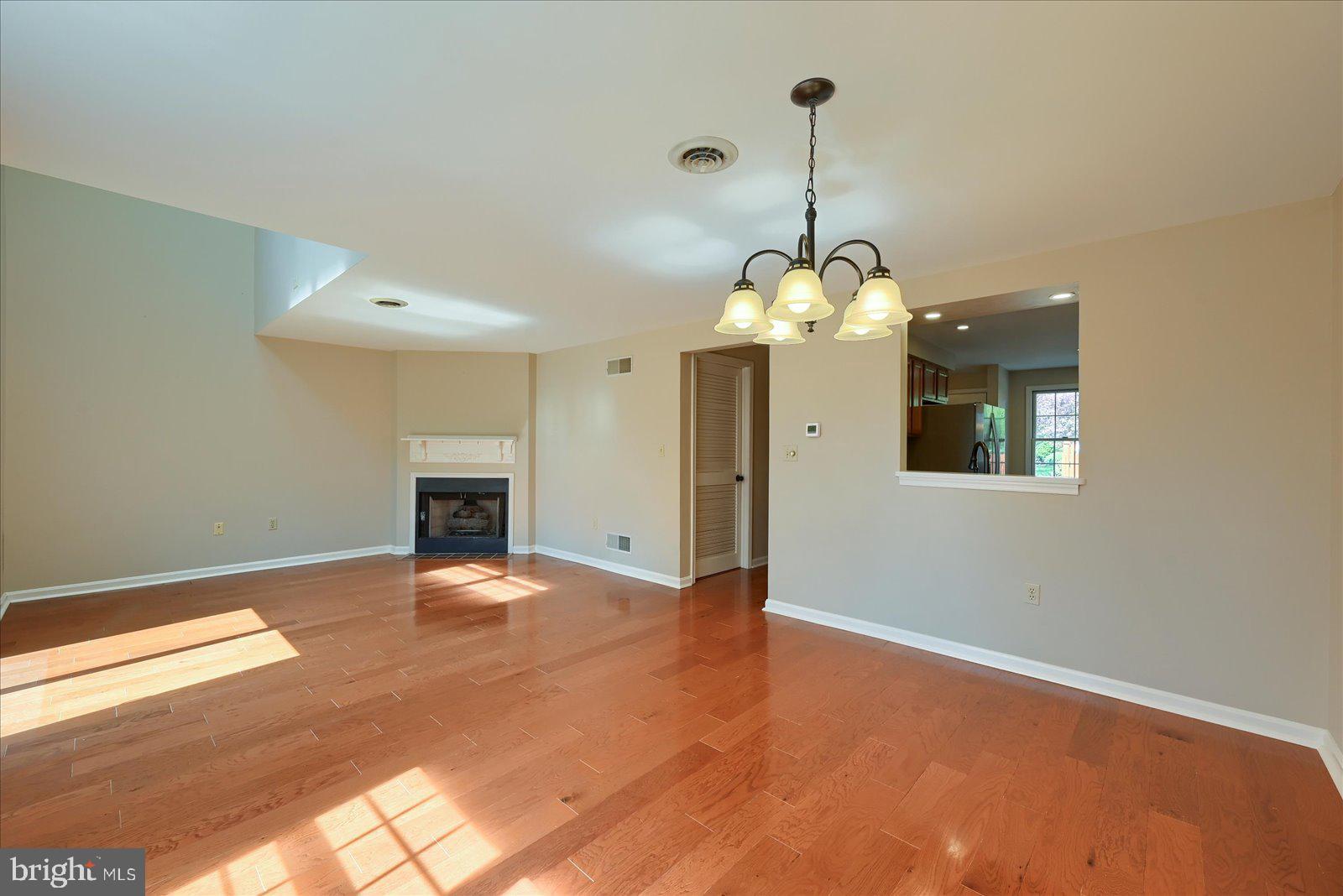 STONEGATE VILLAGE CONDO - Residential