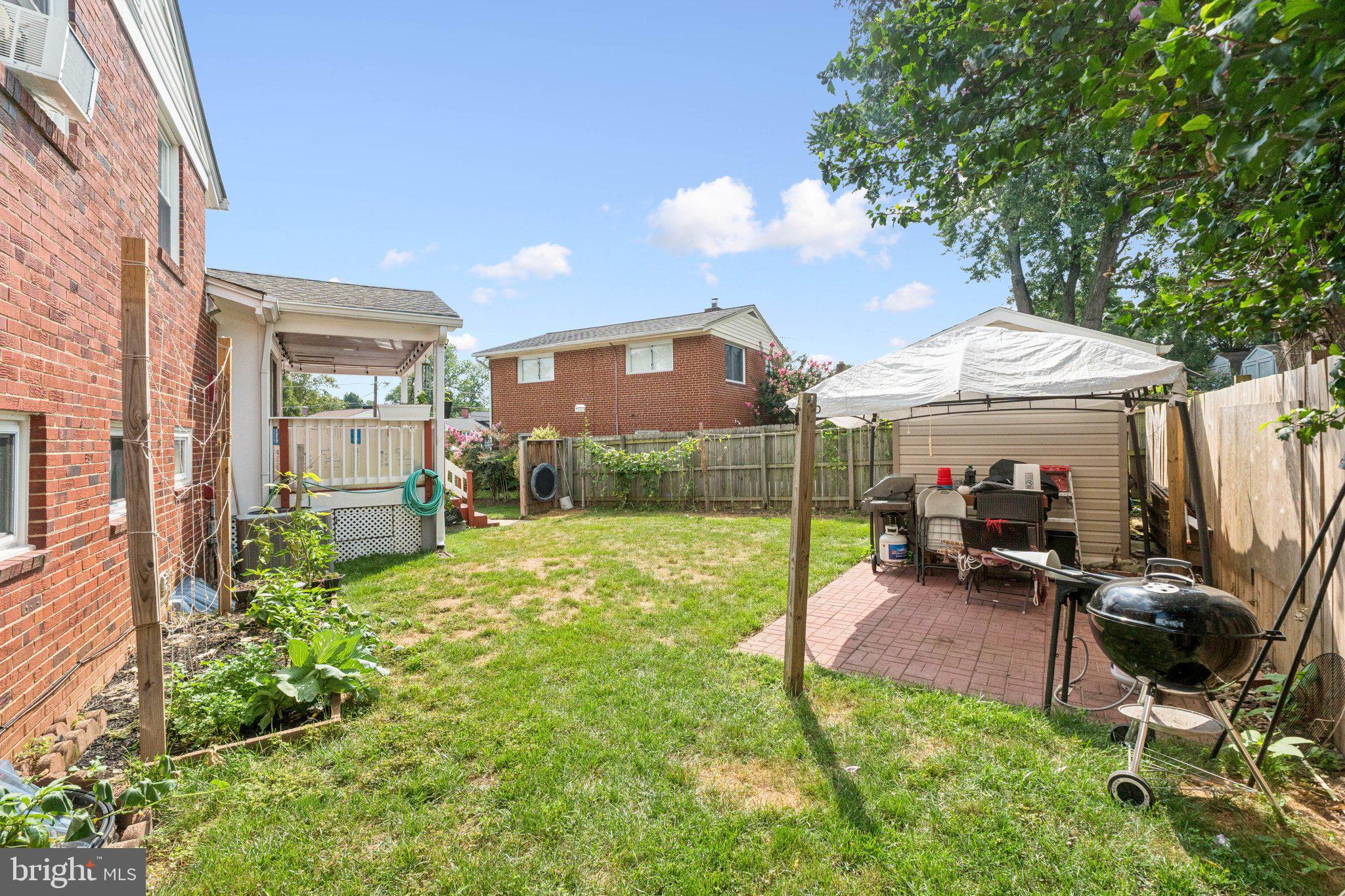 GREENWOOD KNOLLS - Residential