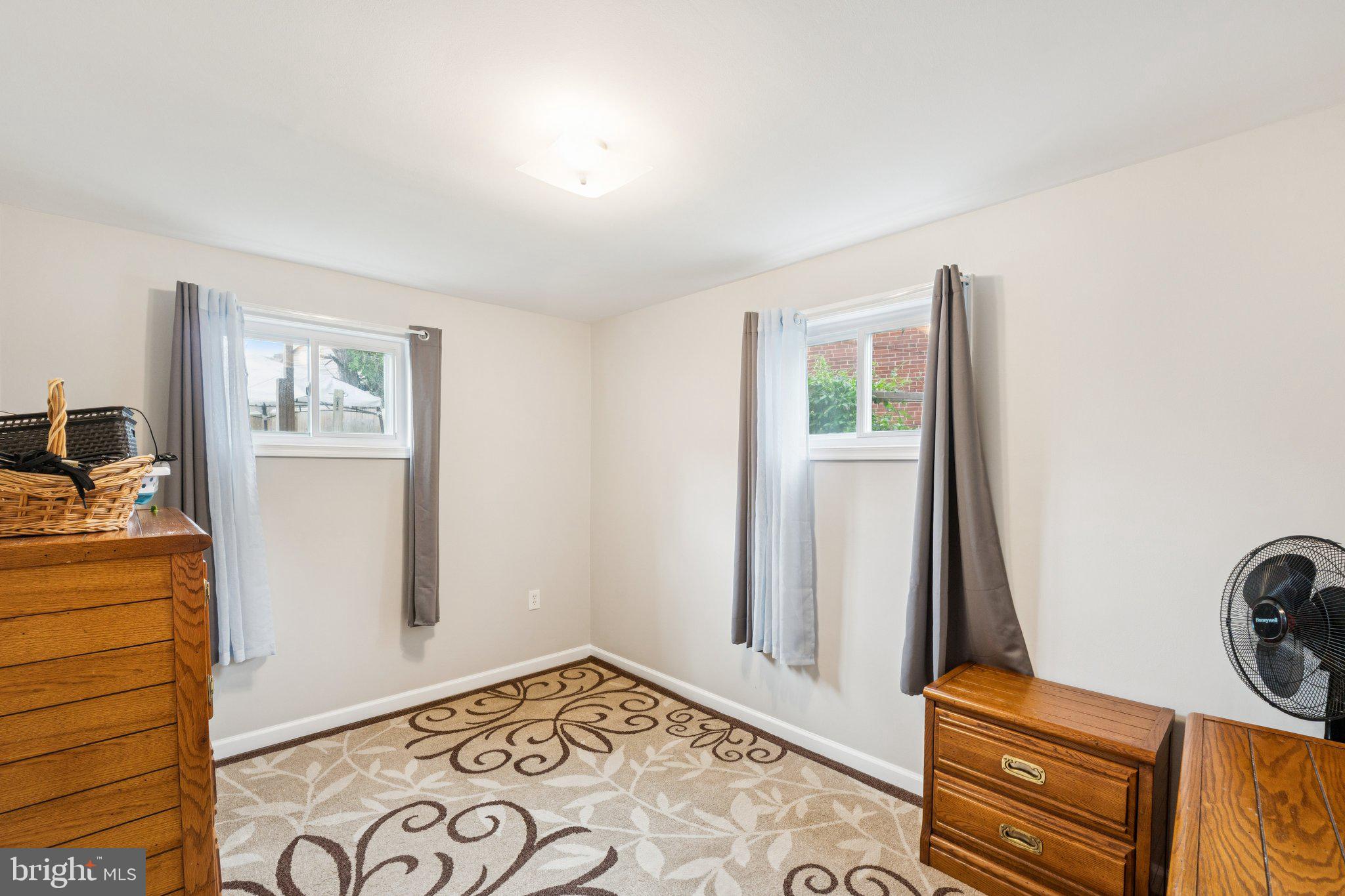 GREENWOOD KNOLLS - Residential