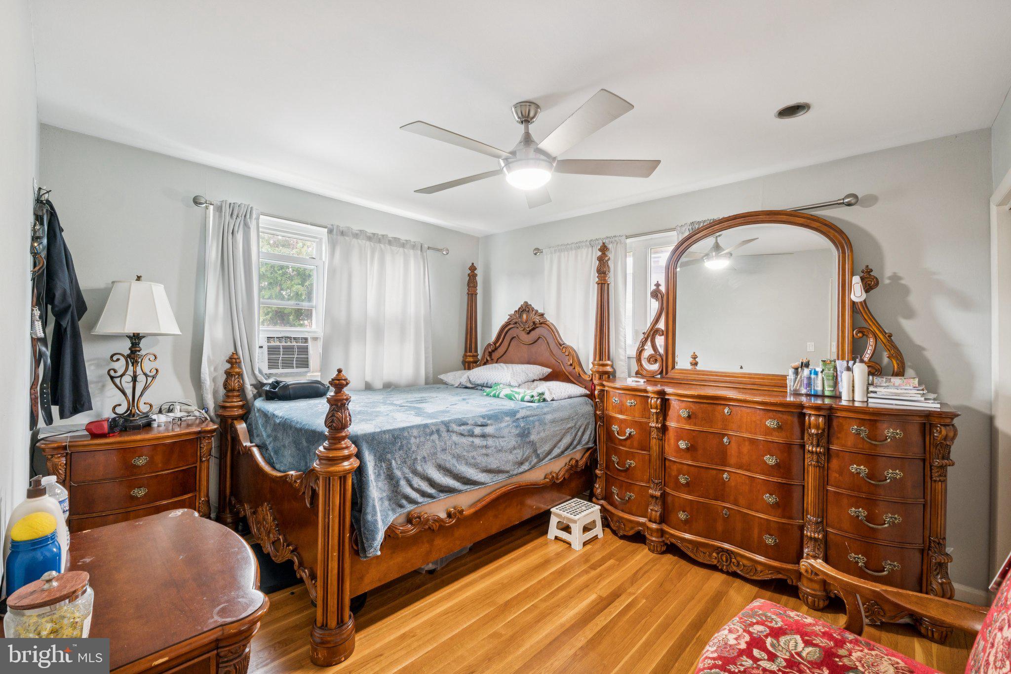 GREENWOOD KNOLLS - Residential