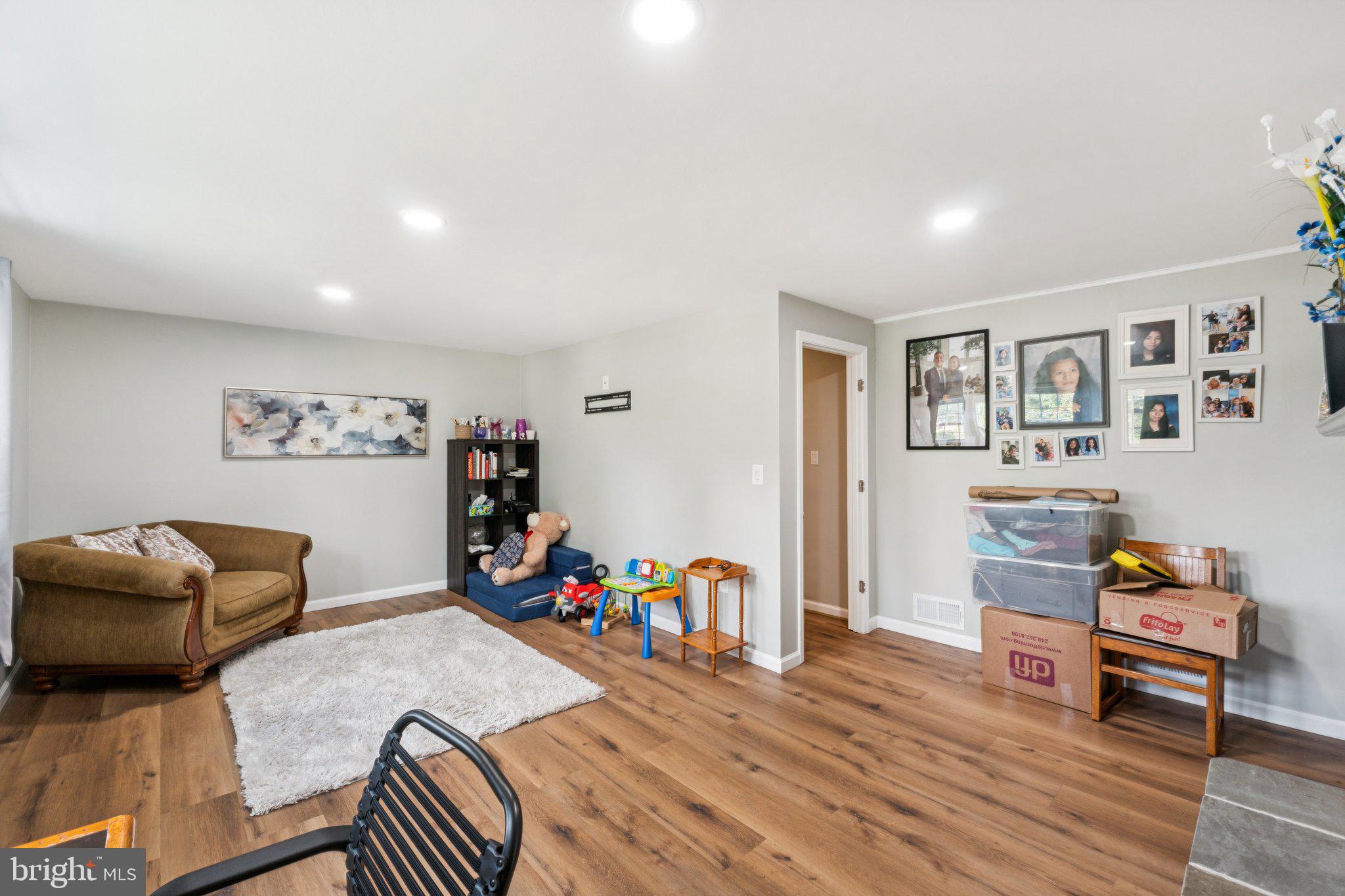 GREENWOOD KNOLLS - Residential