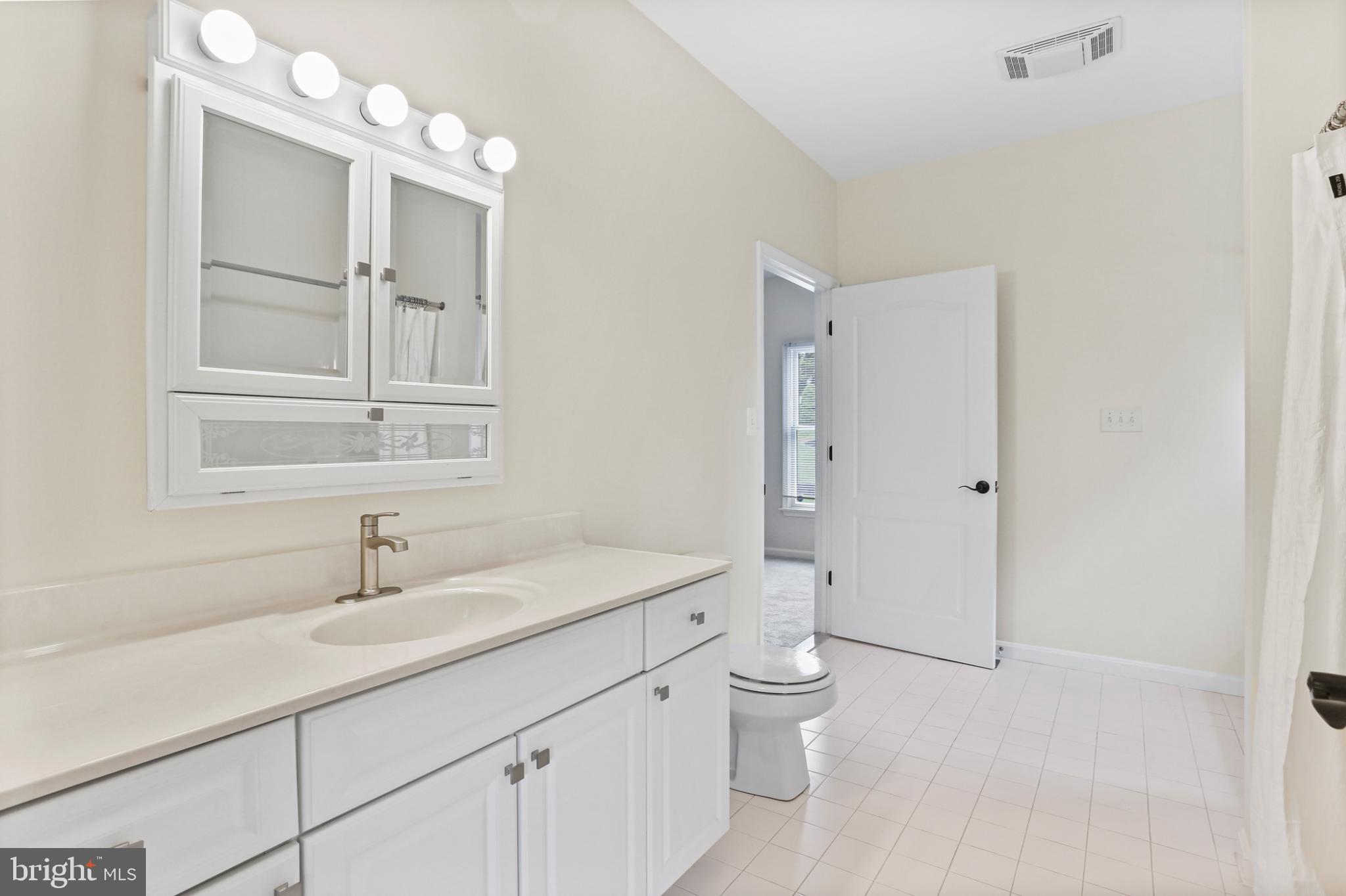 LEVEL TERRACE - Residential