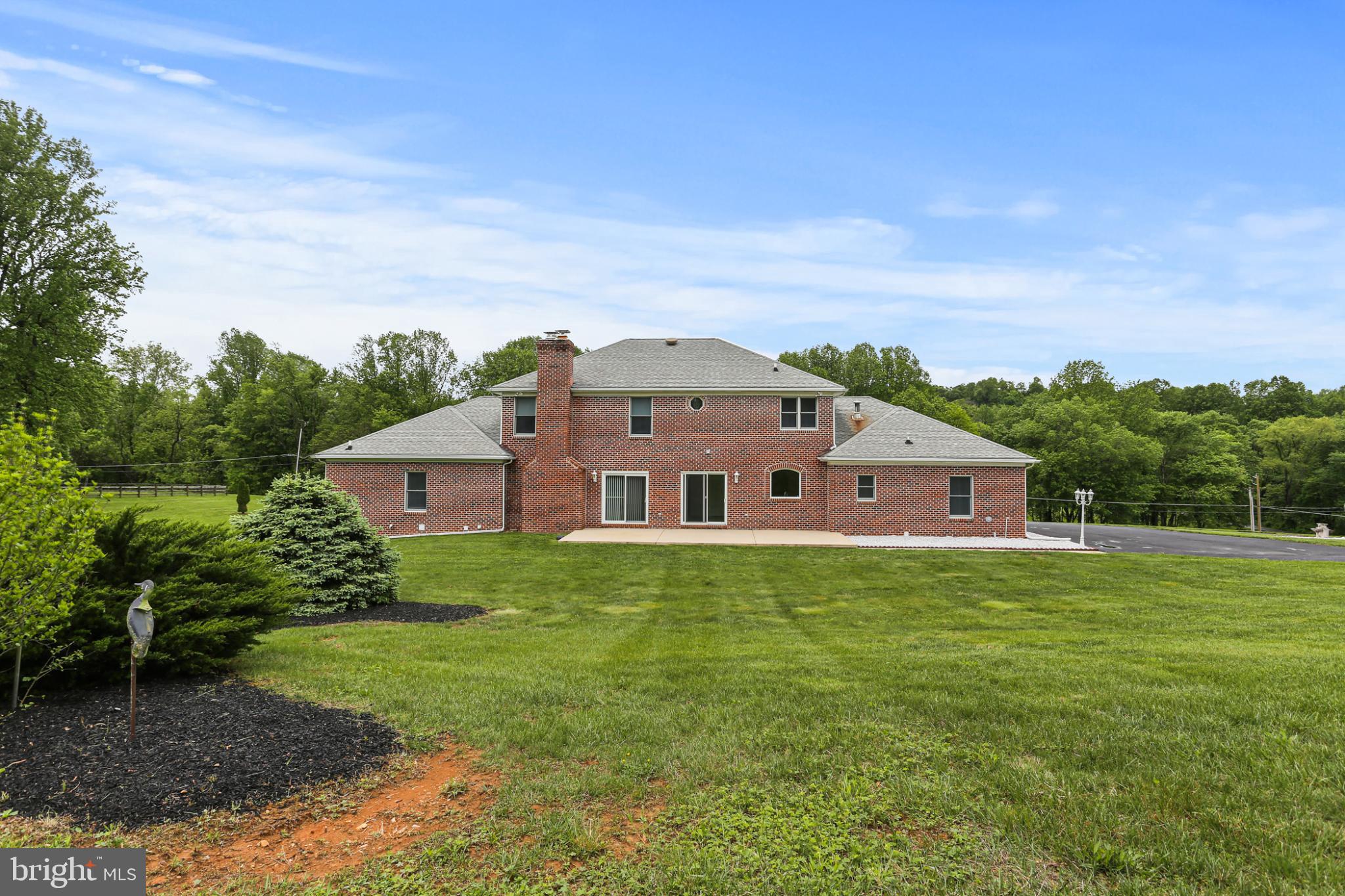LEVEL TERRACE - Residential