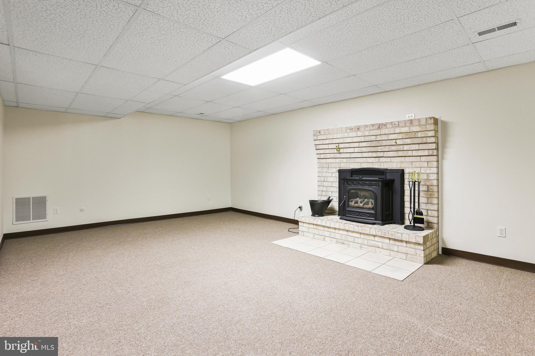 LEVEL TERRACE - Residential