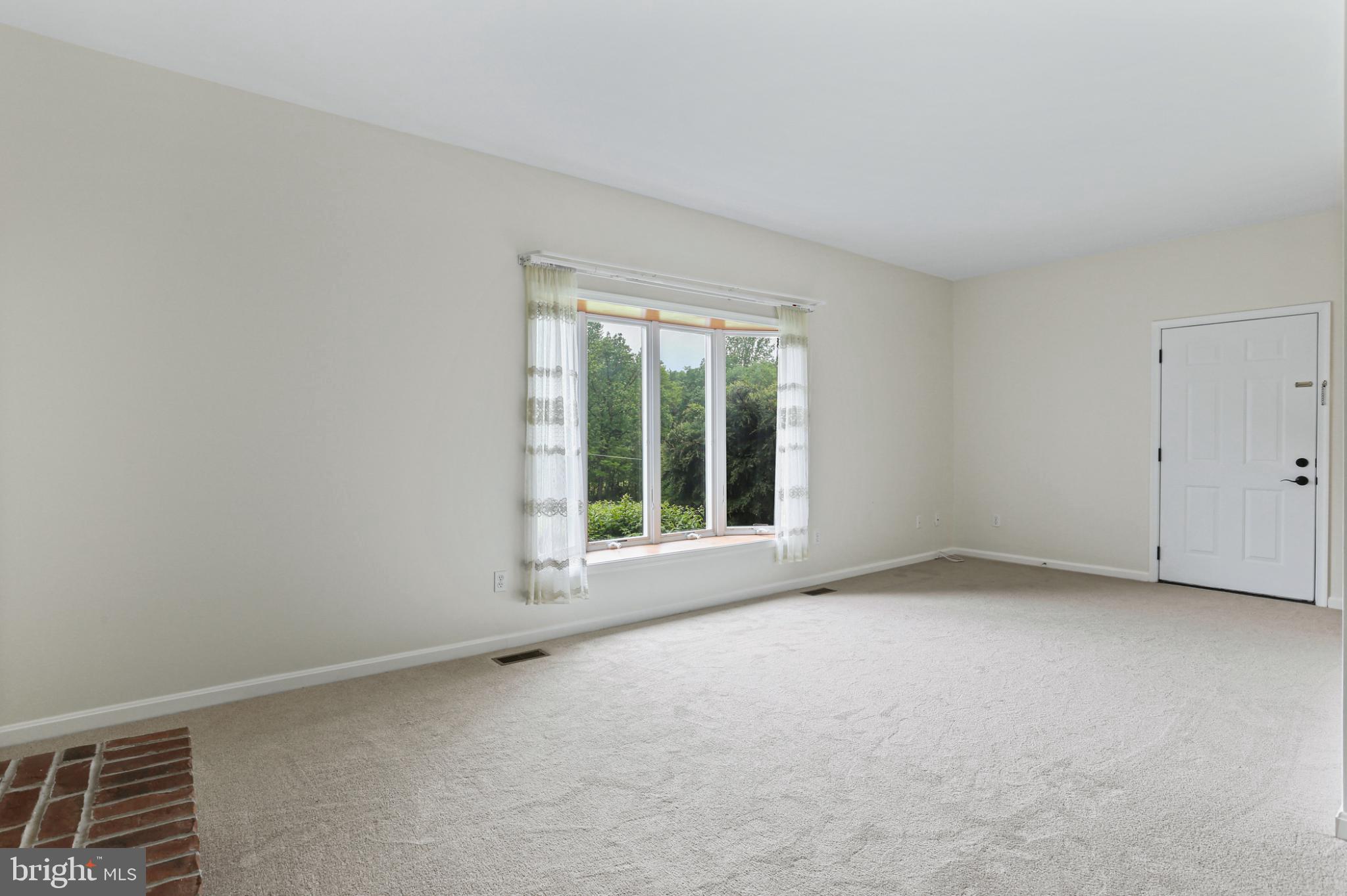 LEVEL TERRACE - Residential