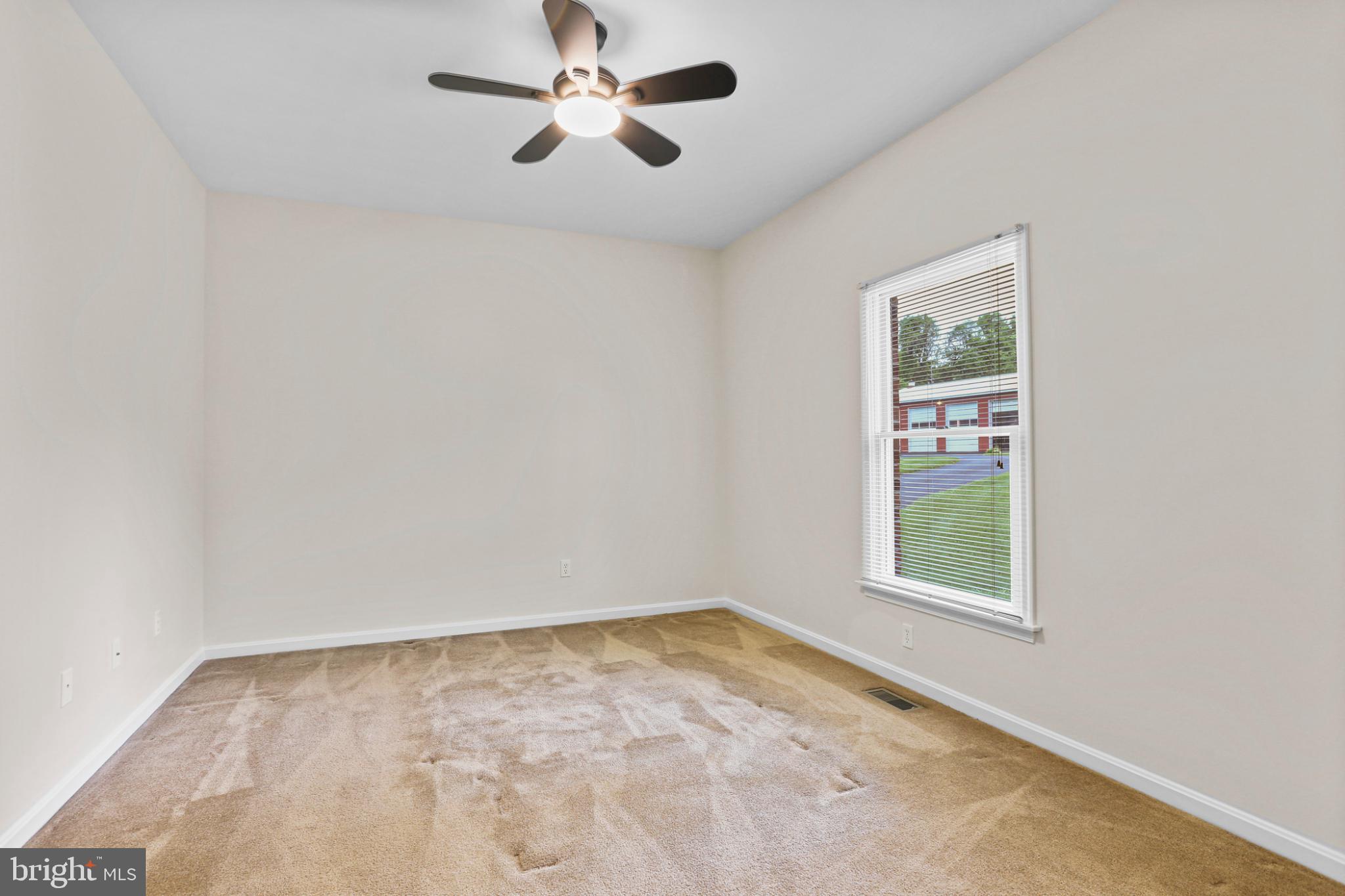 LEVEL TERRACE - Residential