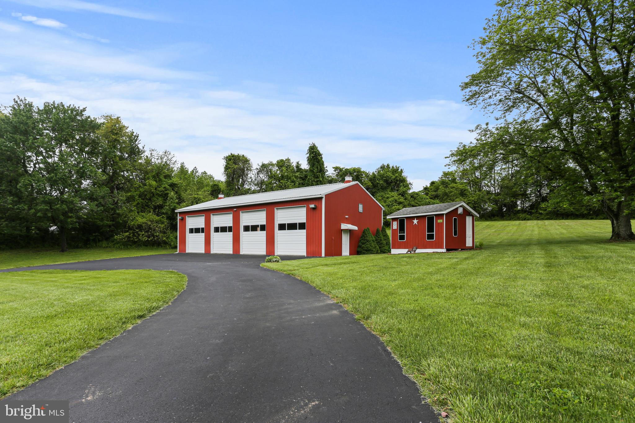 LEVEL TERRACE - Residential