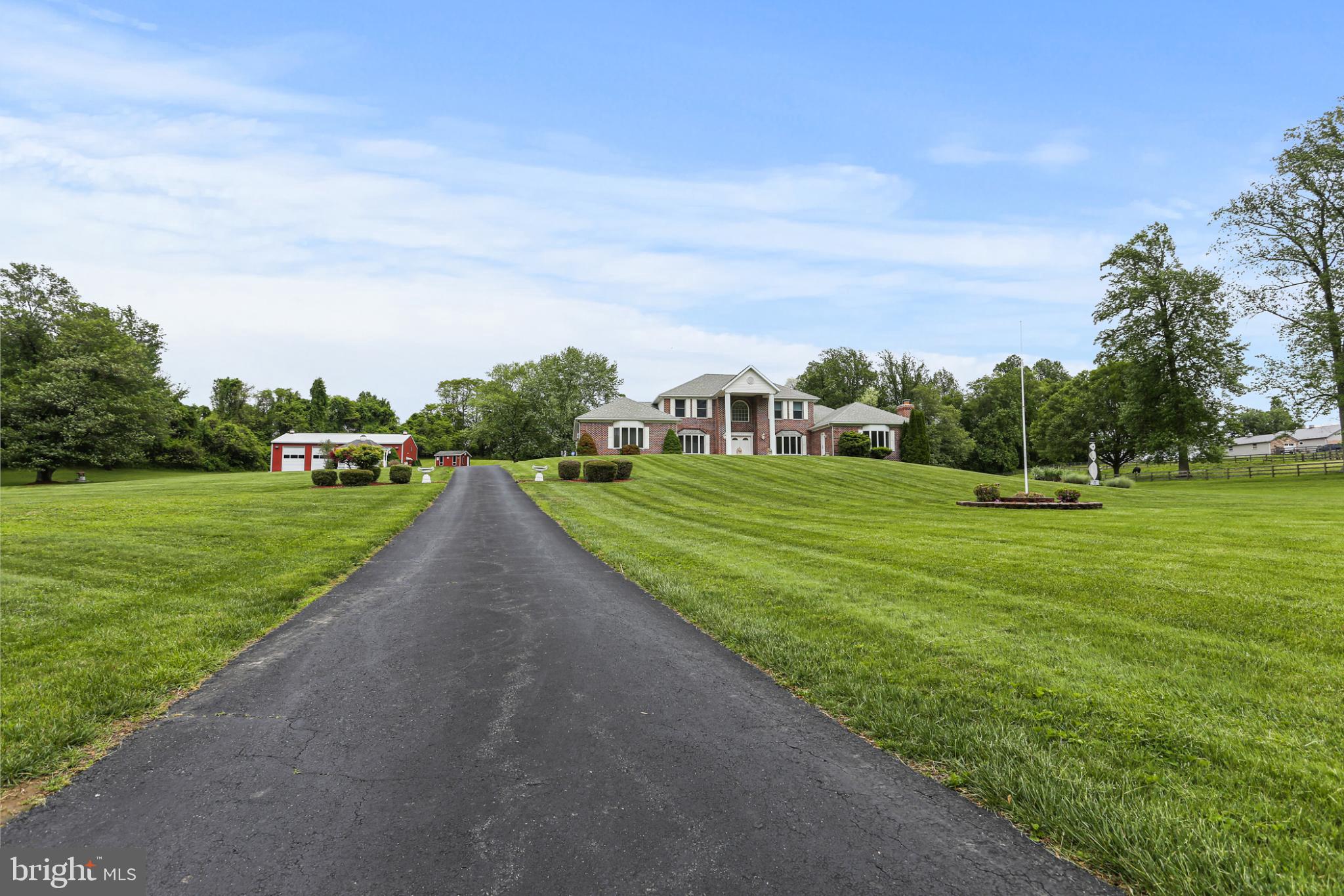 LEVEL TERRACE - Residential