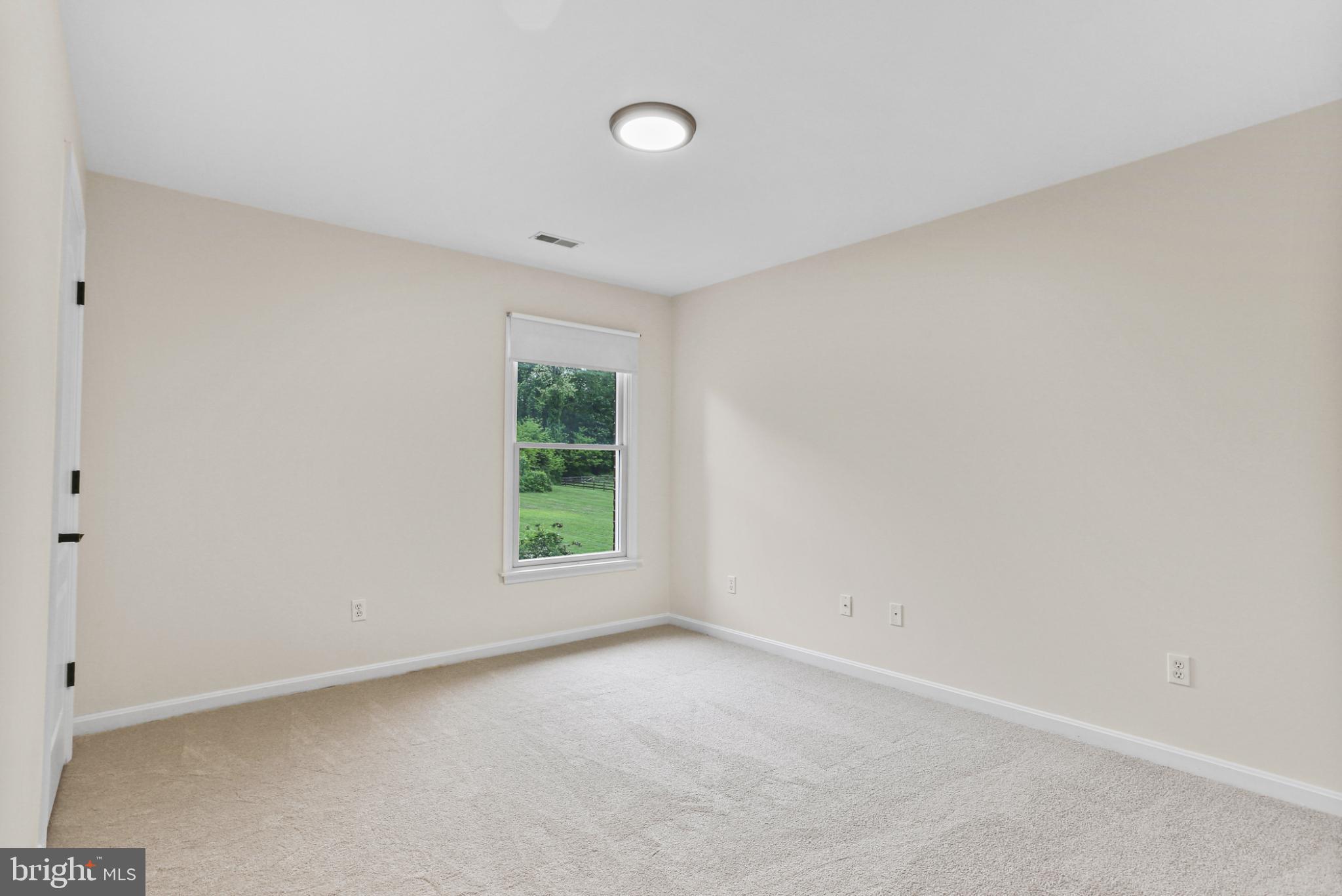 LEVEL TERRACE - Residential