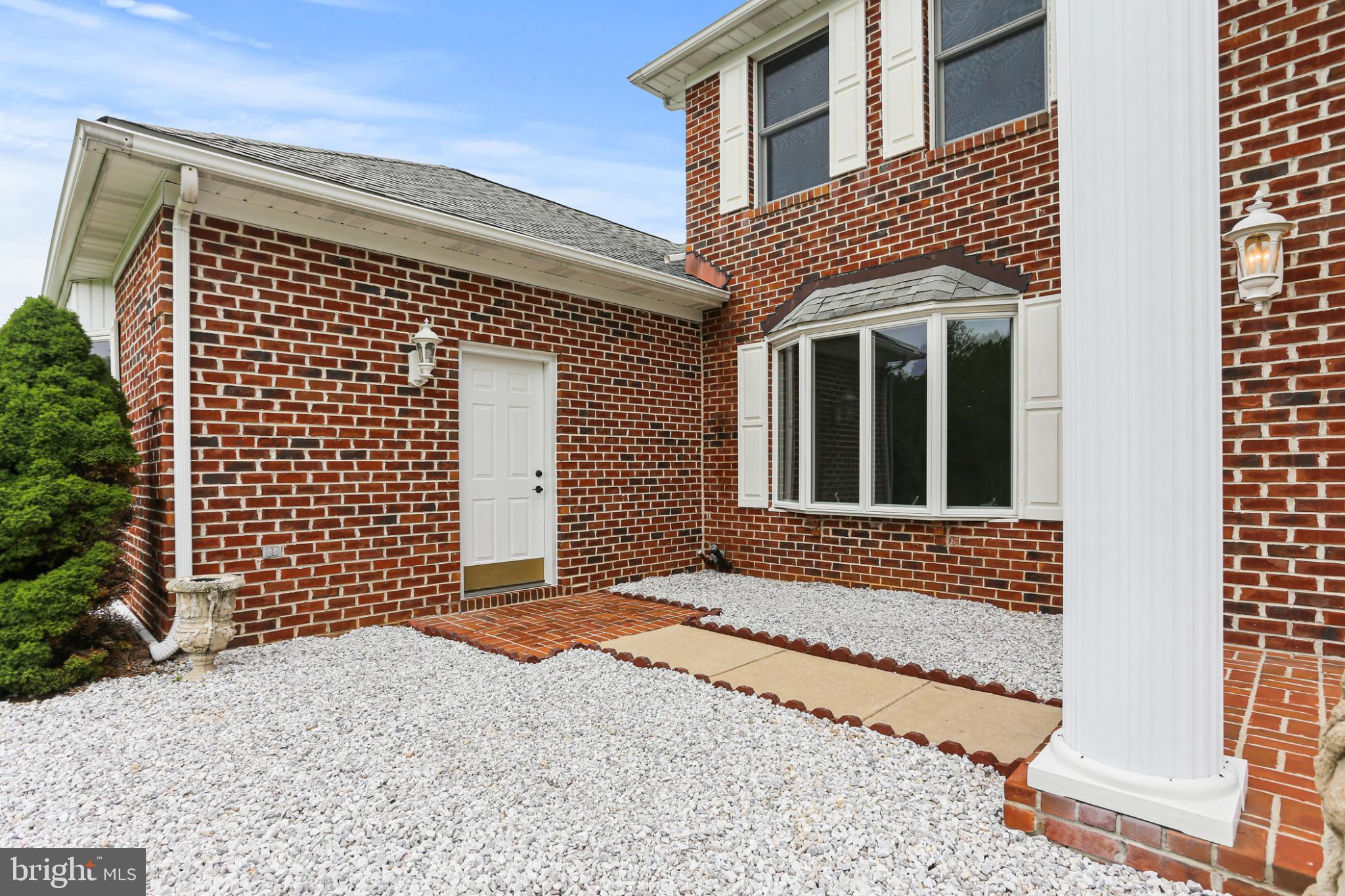 LEVEL TERRACE - Residential