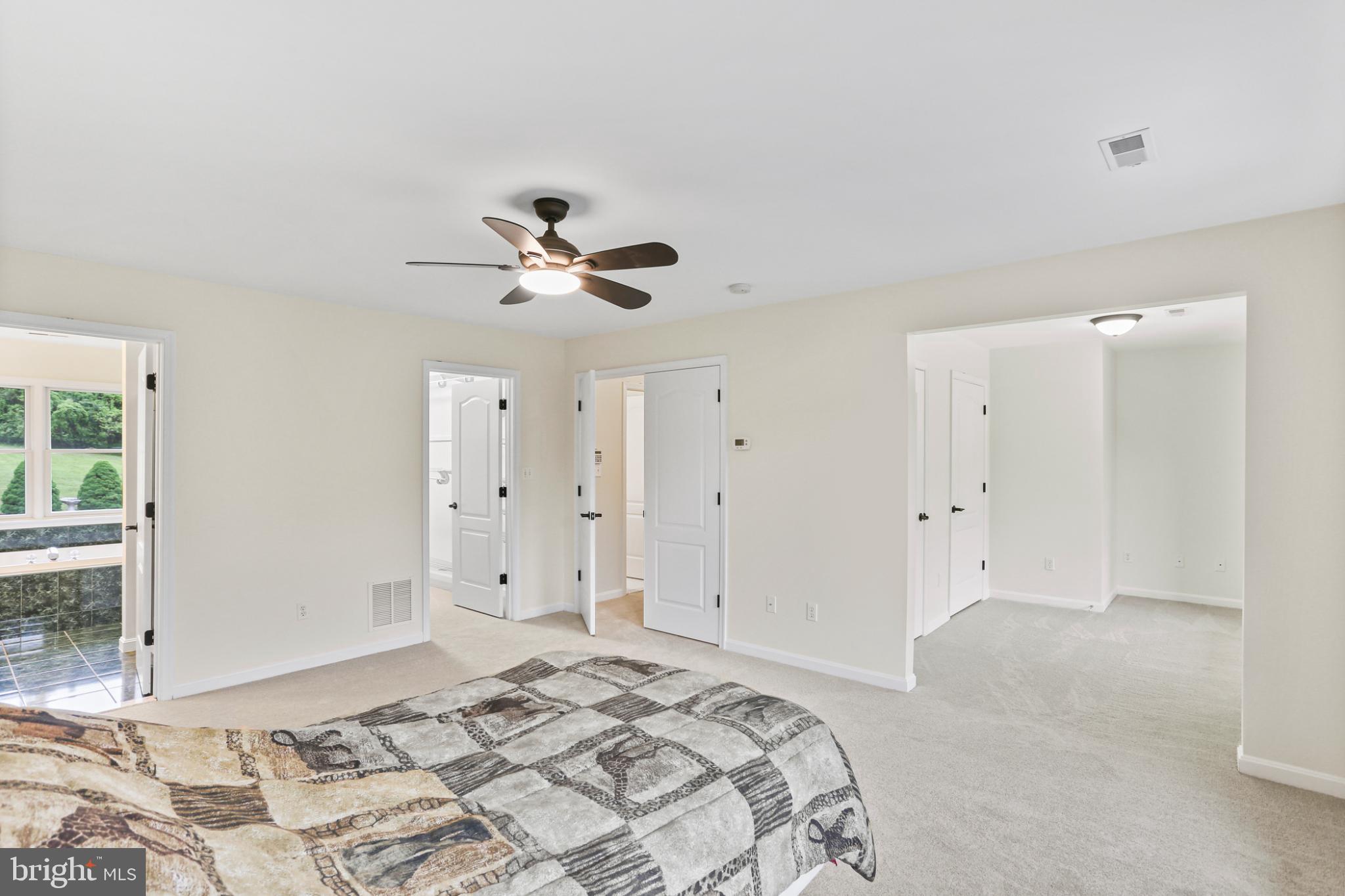 LEVEL TERRACE - Residential