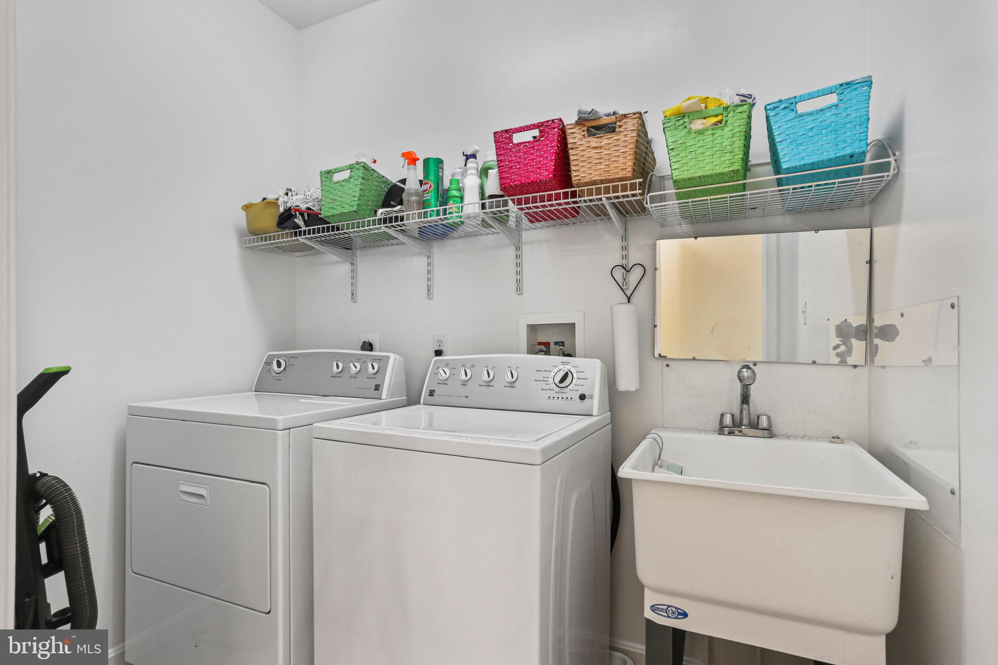 LEVEL TERRACE - Residential