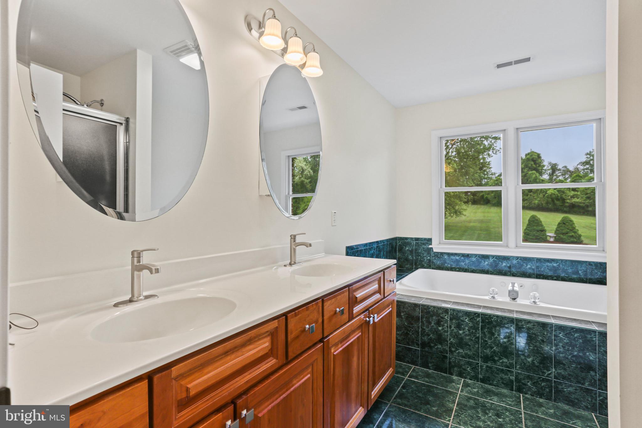 LEVEL TERRACE - Residential