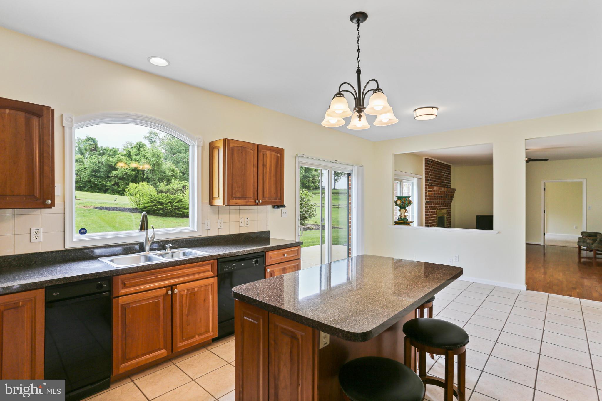 LEVEL TERRACE - Residential