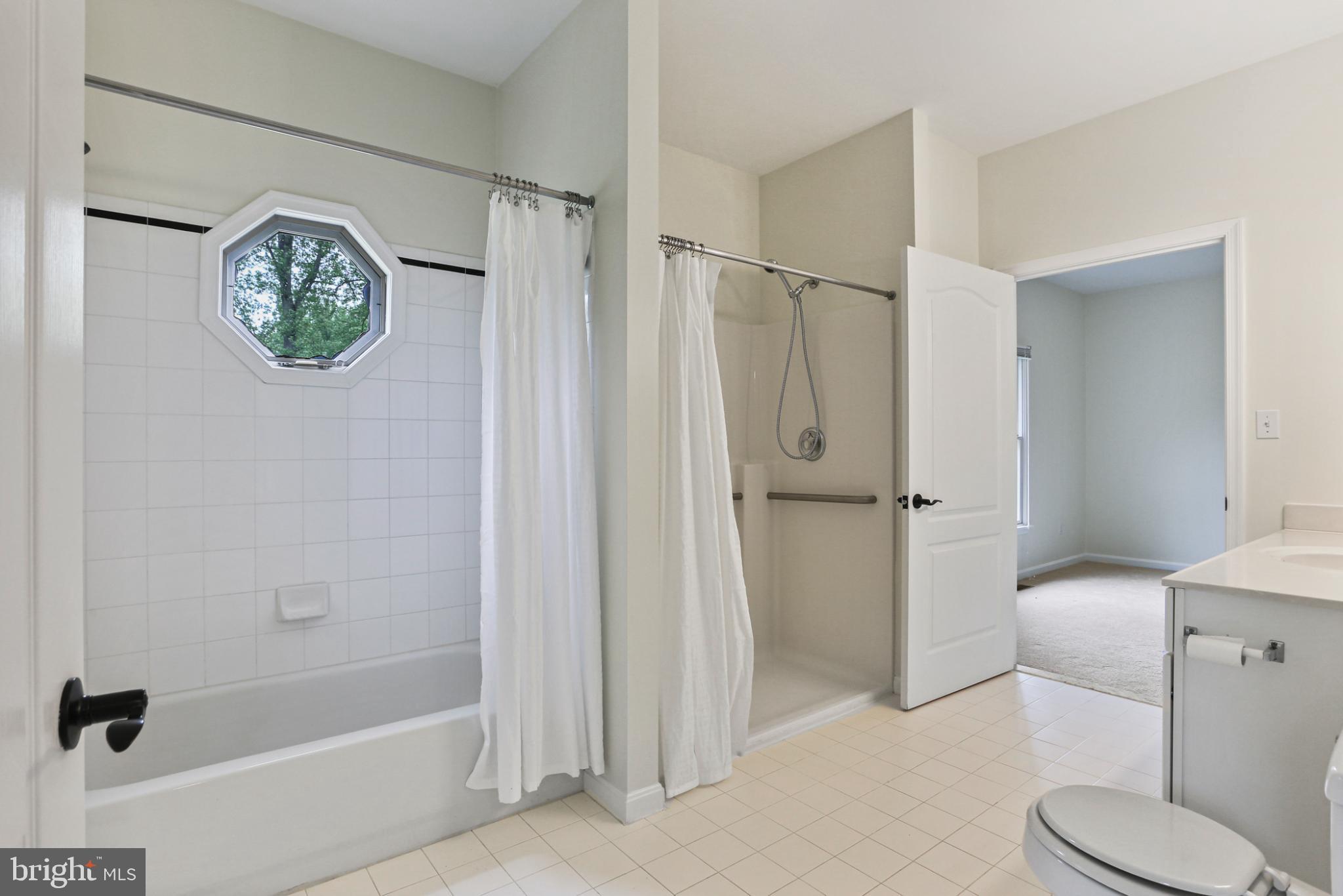 LEVEL TERRACE - Residential