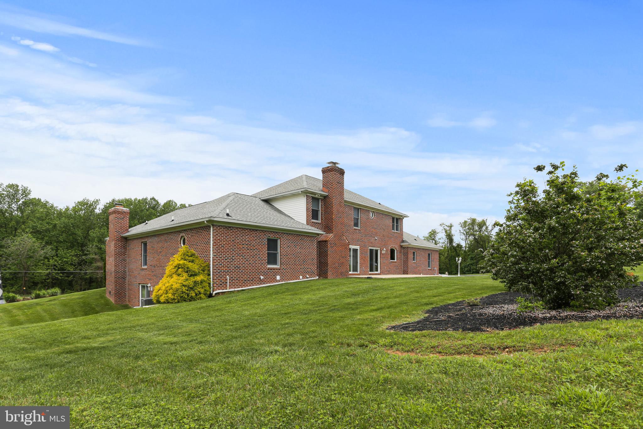 LEVEL TERRACE - Residential