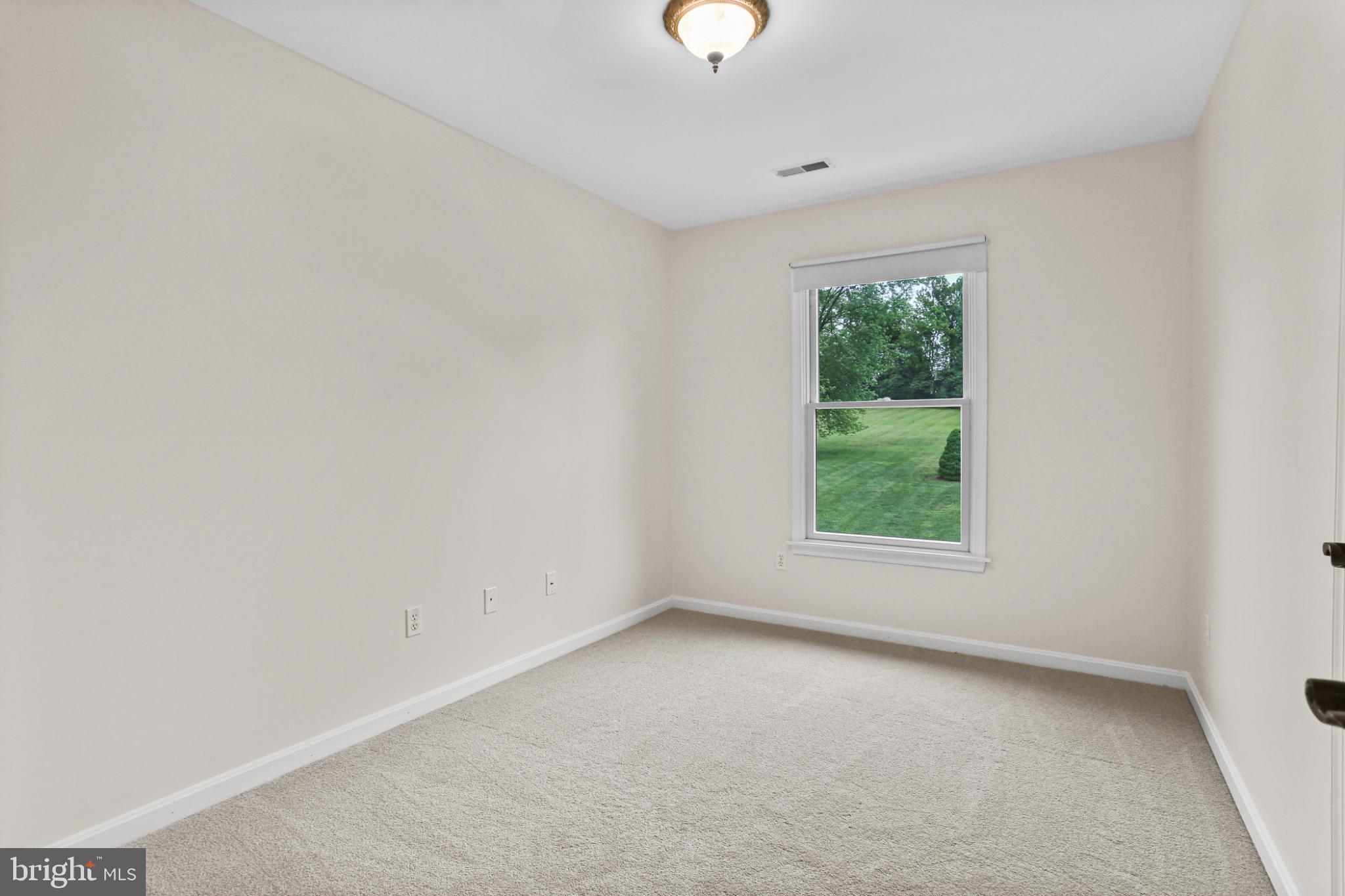 LEVEL TERRACE - Residential