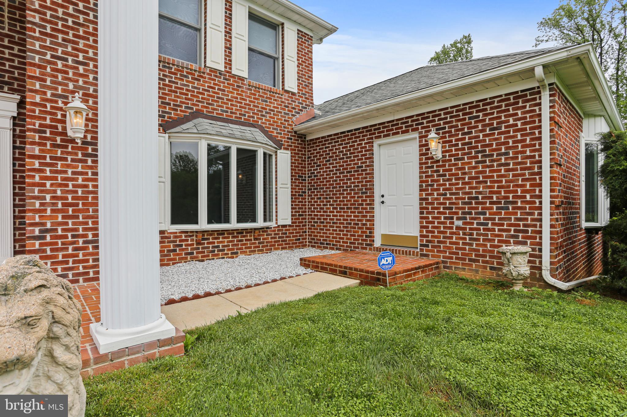 LEVEL TERRACE - Residential