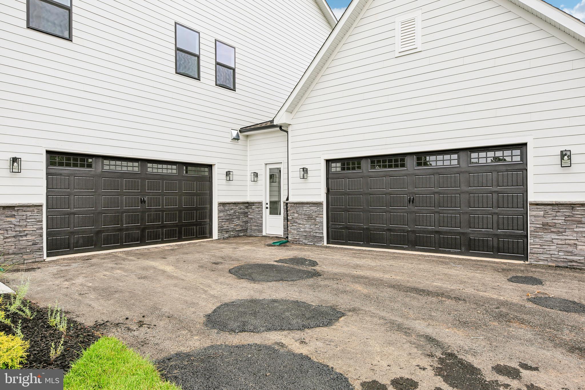 14669 SENECA FARM LANE