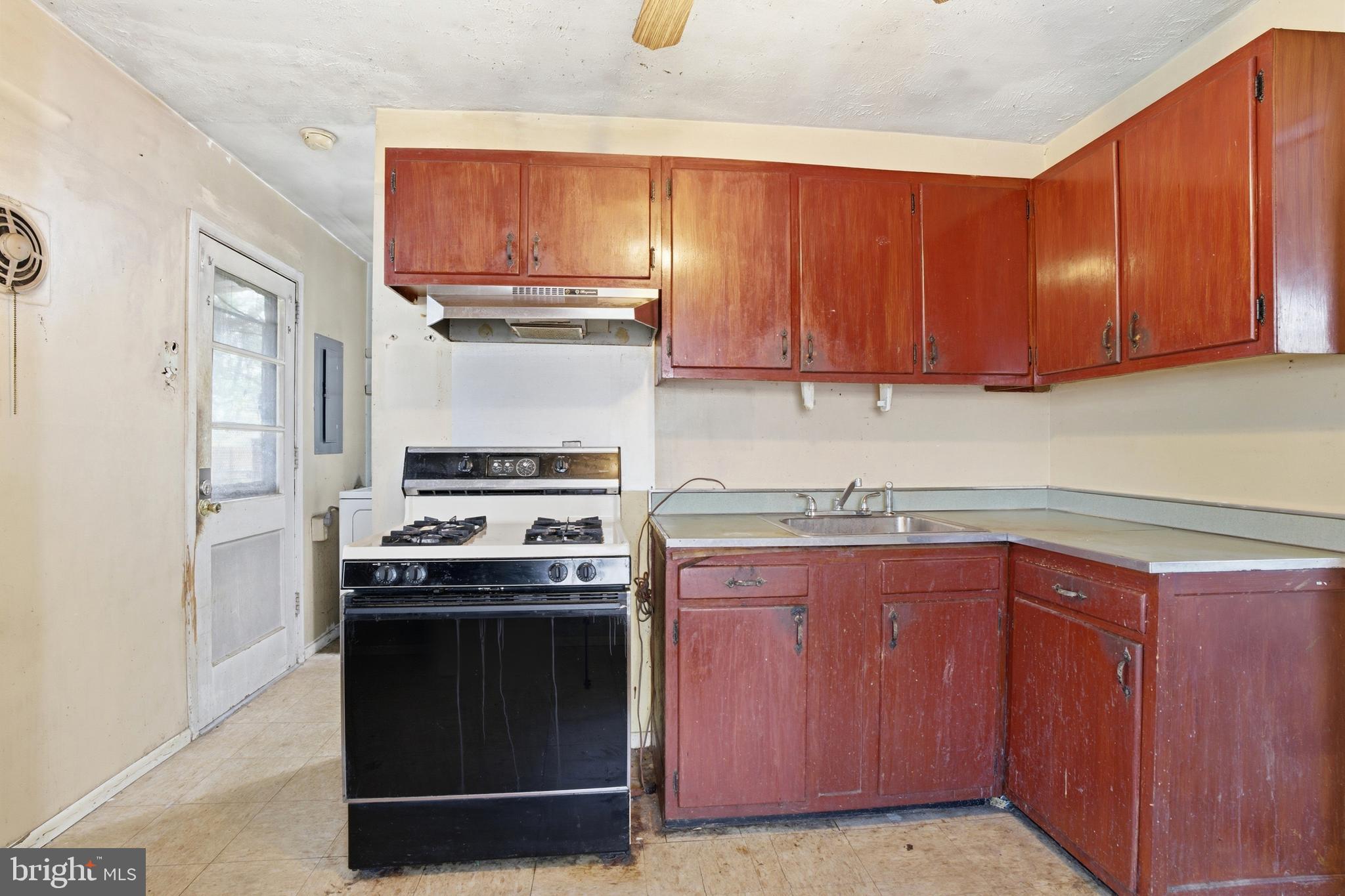 CROYDON ACRES - Residential