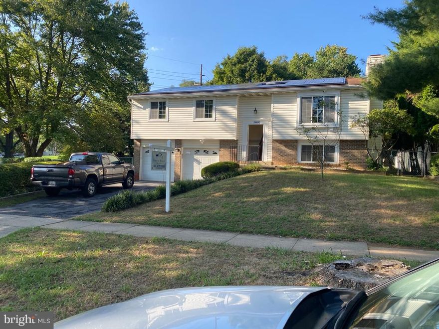 Huge price cut.  

Fabulous split foyer located minutes from Metro station. Gorgeous lot provide privacy at its best. House comes with solar panels. Don’t miss this 2 car garage single family  house in Gaithersburg off of Goshen road. Home featuring 4 bedrooms 3 full bath Living/dining combo. Newer windows bathrooms updated and kitchen also updated. New paint throughout. Check out the gorgeous backyard from the deck or the stone paved patio. Easy access to all highways from the location of this home.