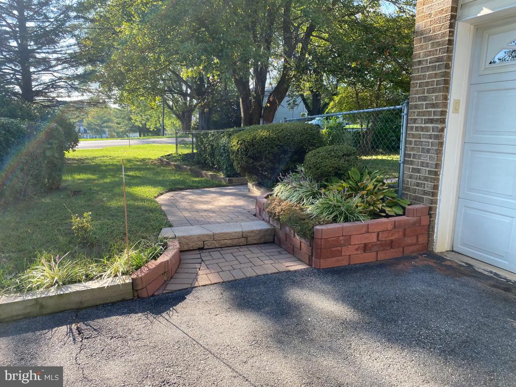 CHARLENE - Residential