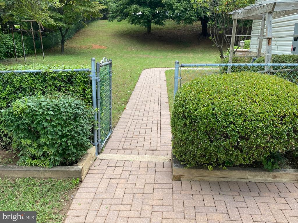 CHARLENE - Residential