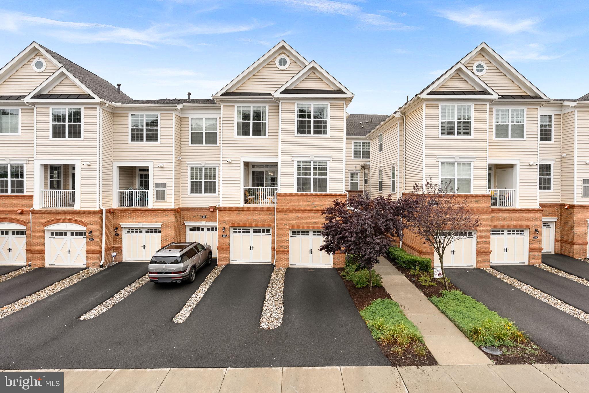 23230 MILLTOWN KNOLL SQUARE 106