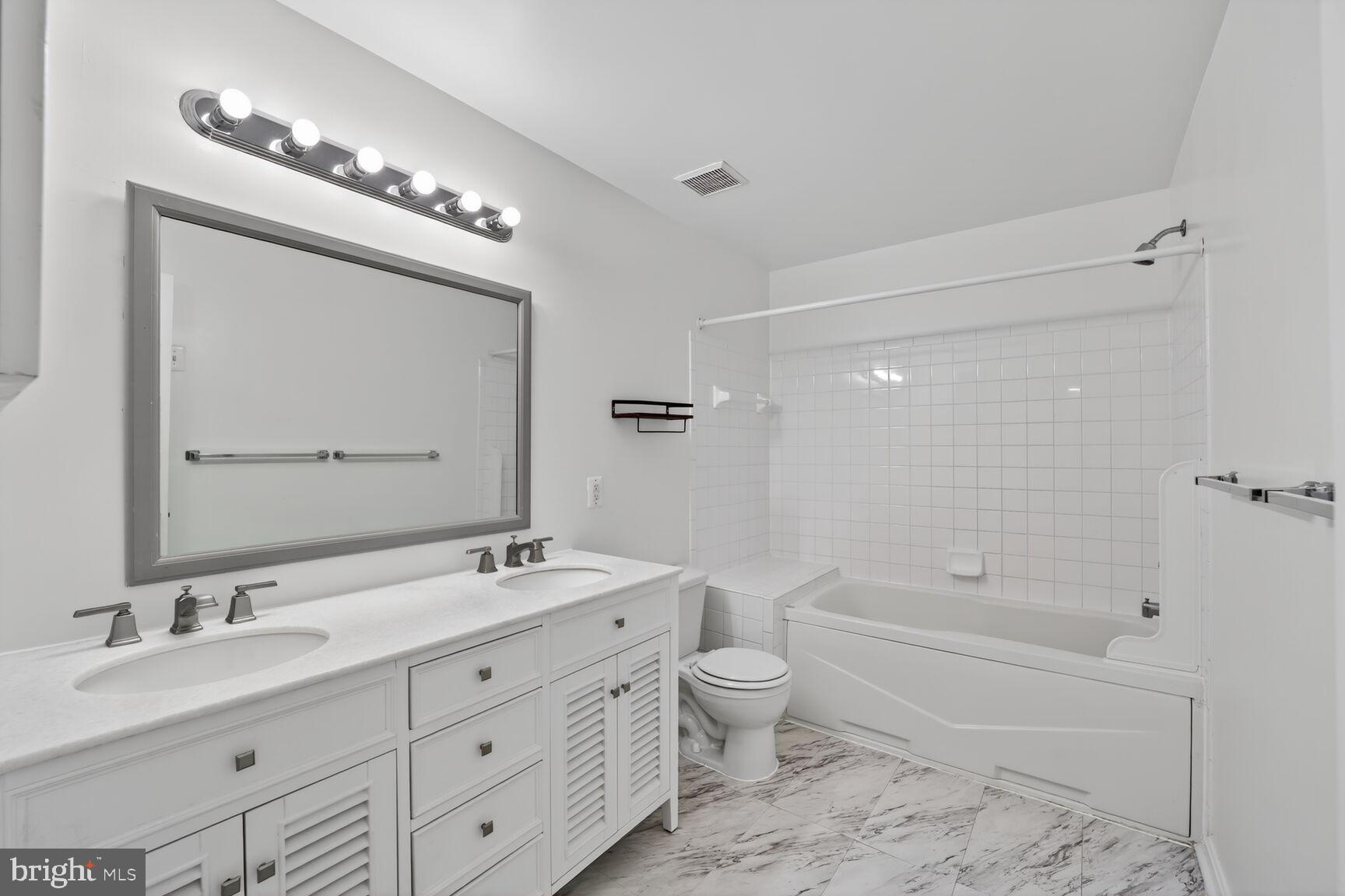 THE OAKS AT SIXTY FIFTH - Residential