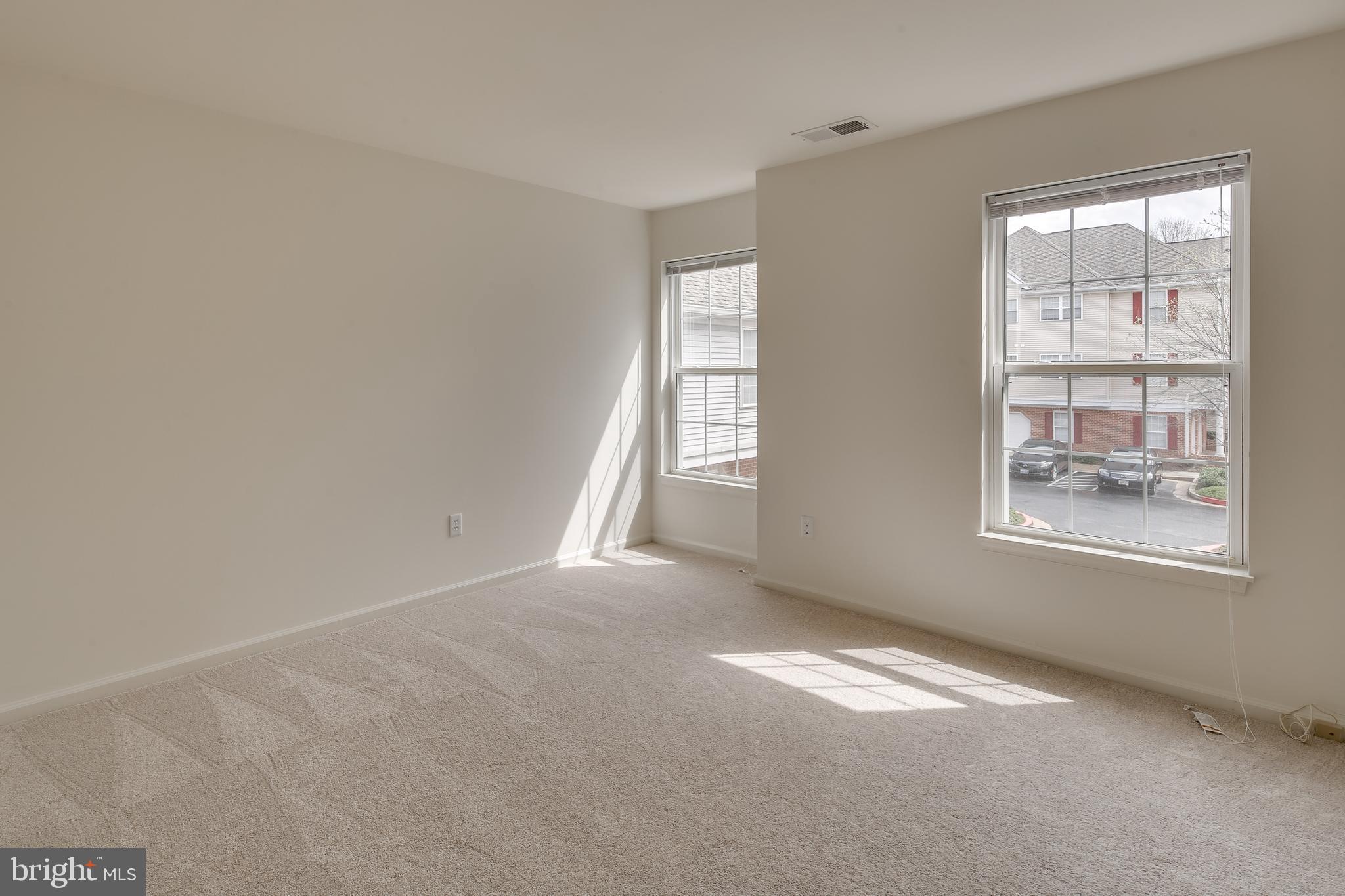 TOWN CENTER - Residential Lease