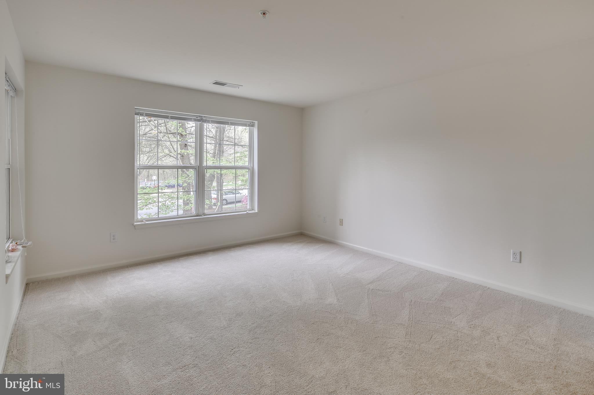 TOWN CENTER - Residential Lease