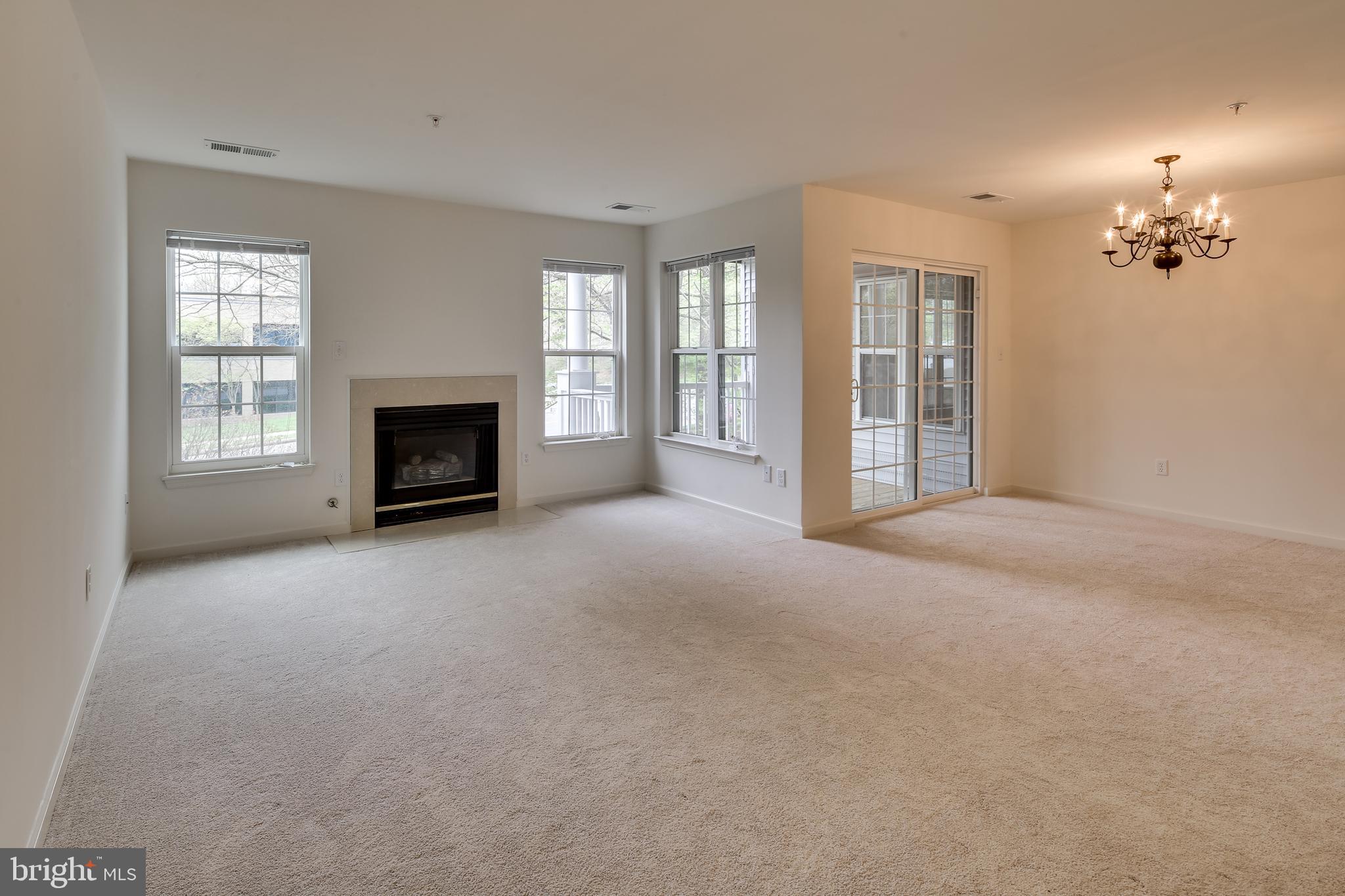 TOWN CENTER - Residential Lease