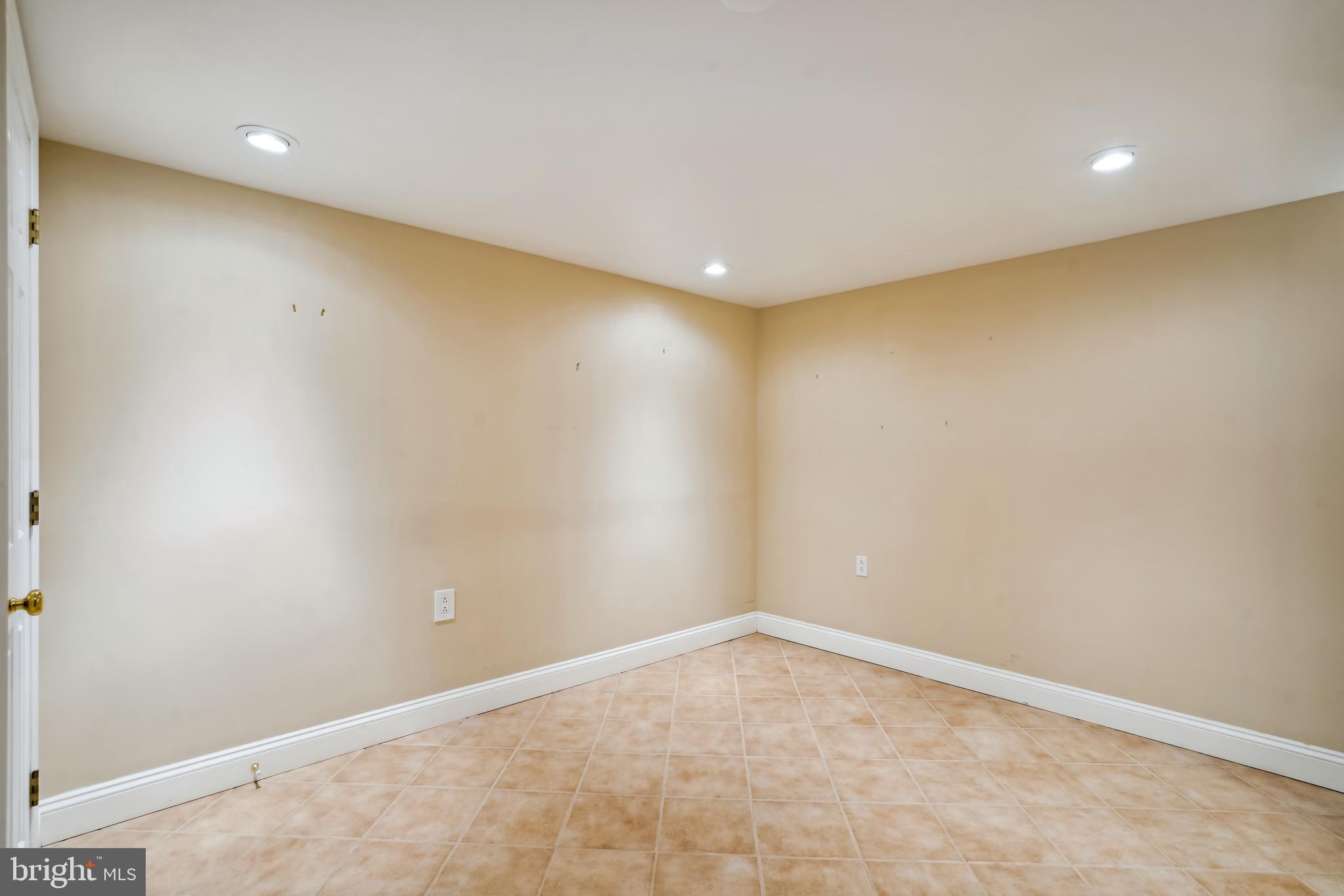 COLLINGWOOD ON THE POTOMAC - Residential