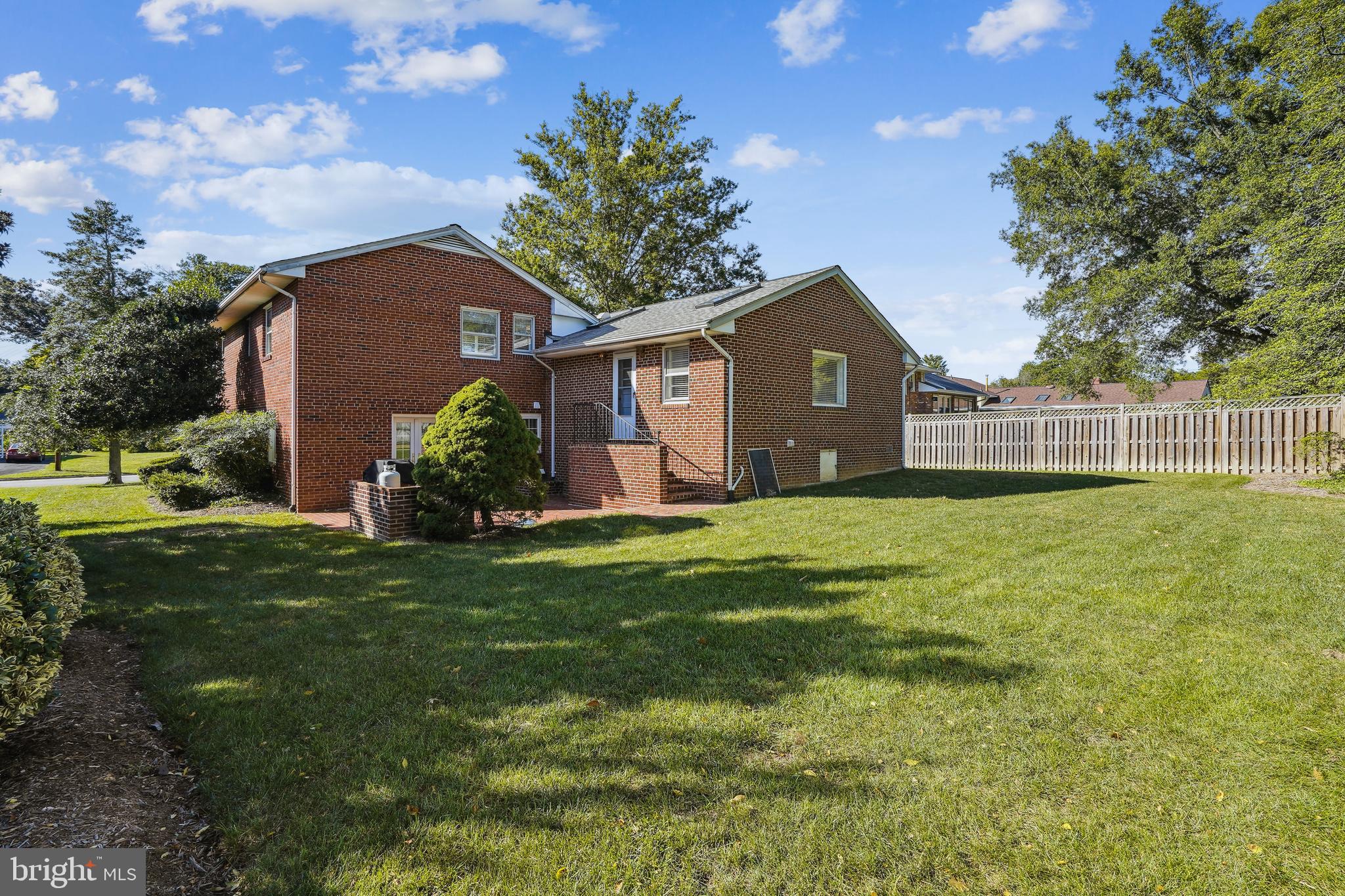 COLLINGWOOD ON THE POTOMAC - Residential