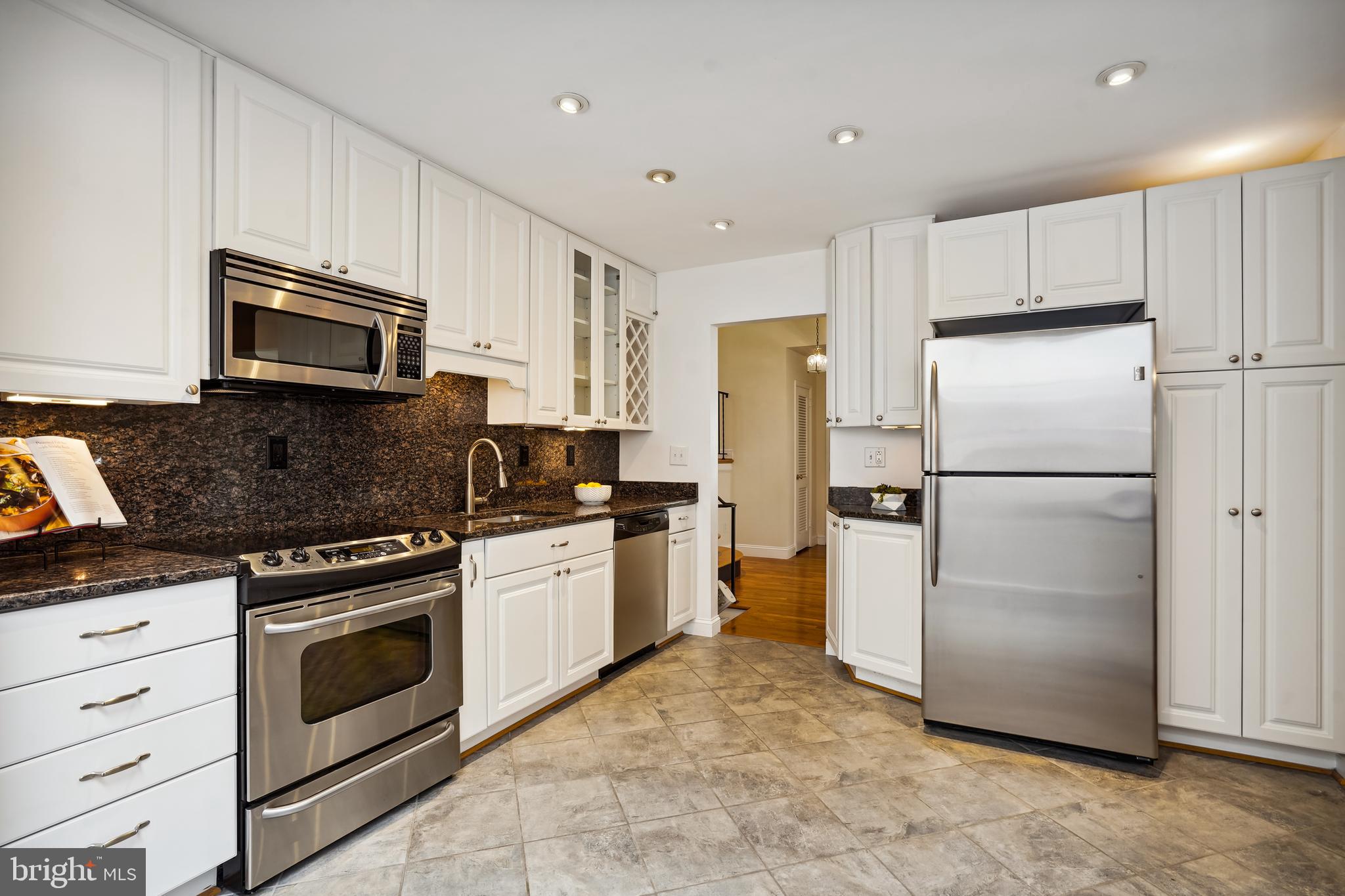 COLLINGWOOD ON THE POTOMAC - Residential