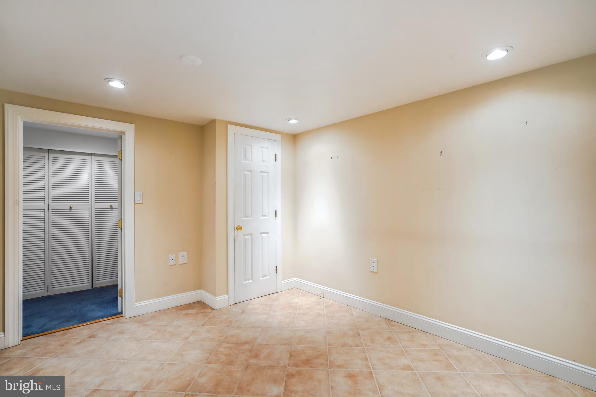 COLLINGWOOD ON THE POTOMAC - Residential