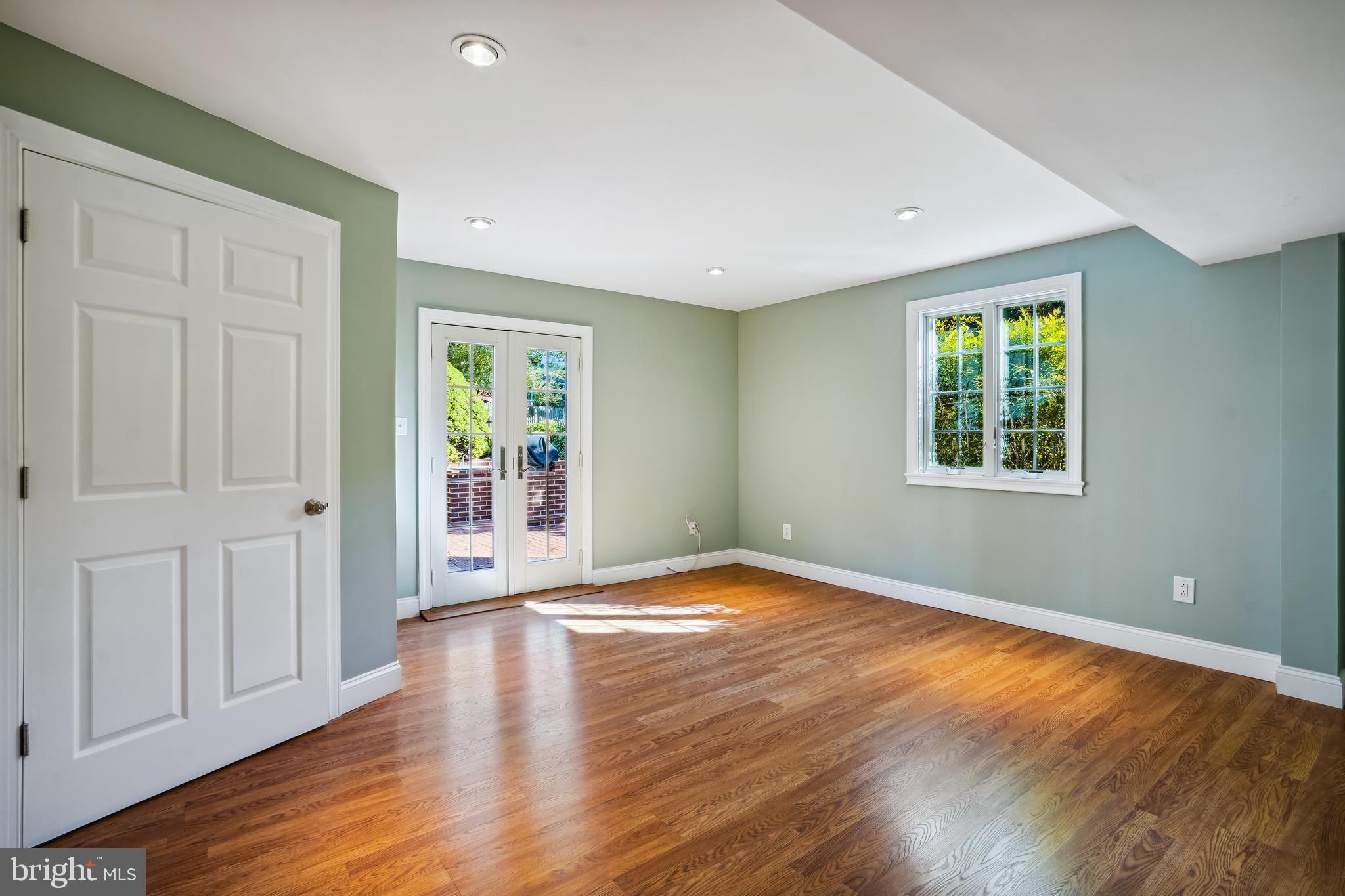 COLLINGWOOD ON THE POTOMAC - Residential