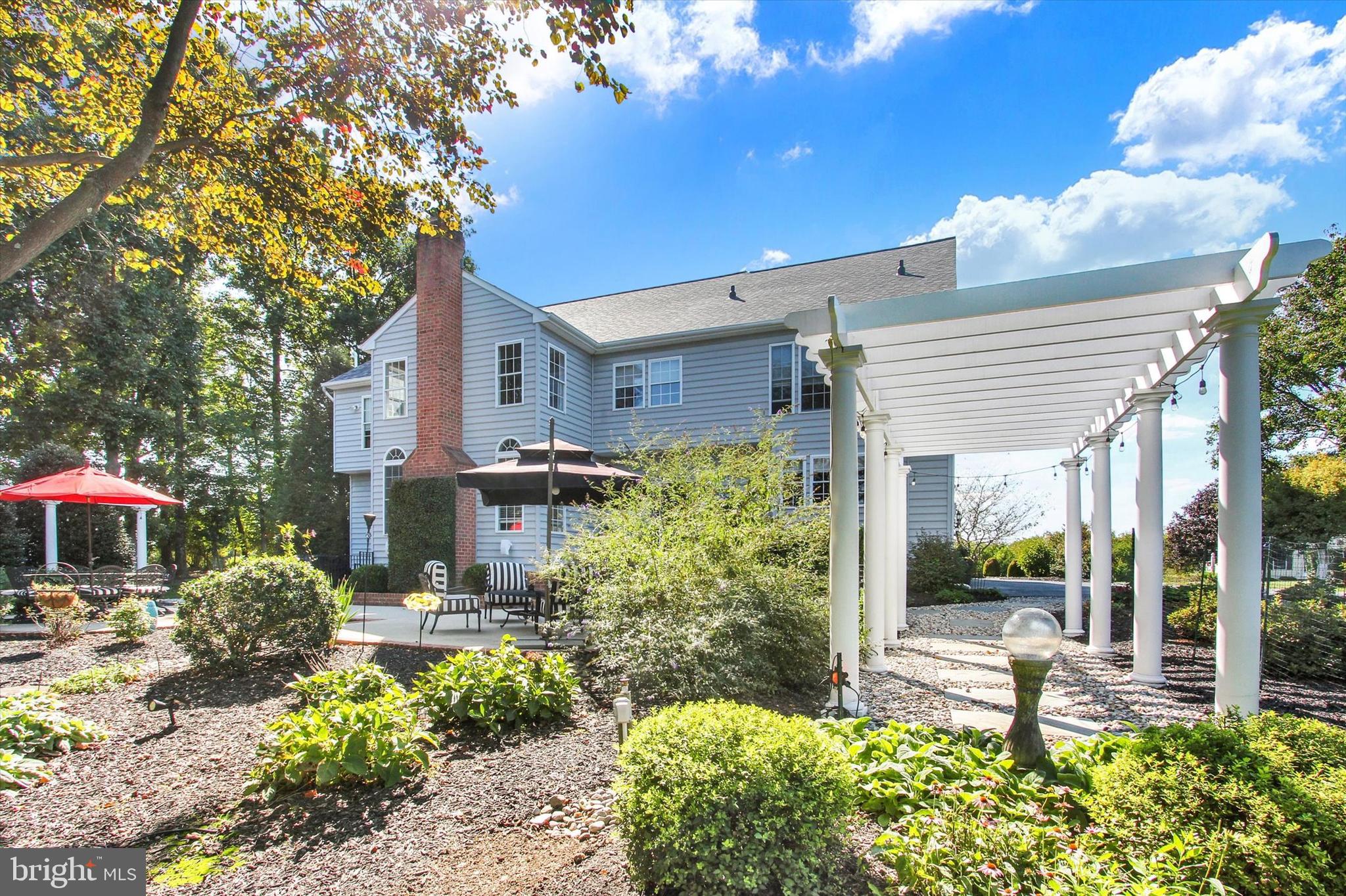 RIVER DOWNS - Residential