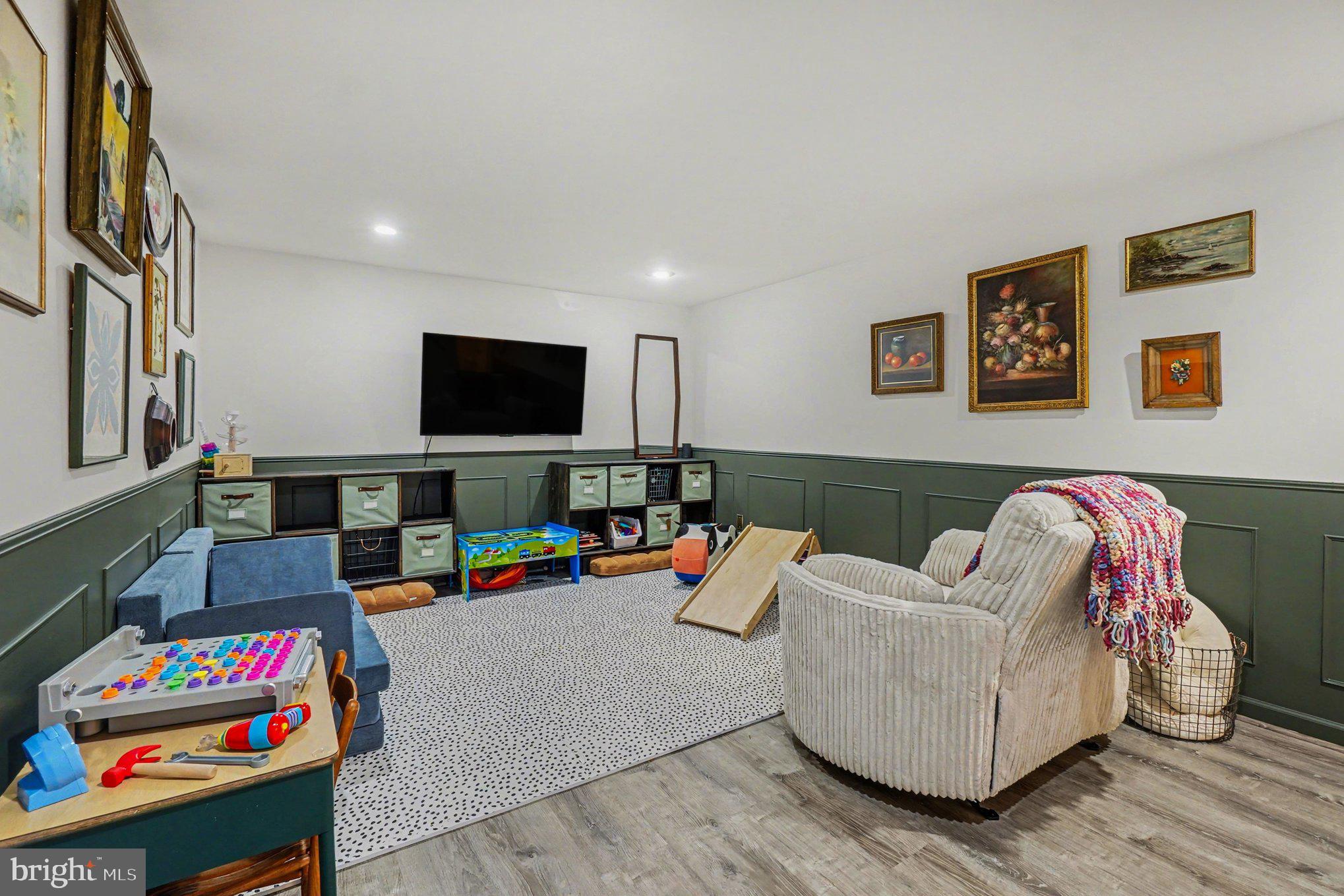 UPTON VILLAGE NORTH - Residential